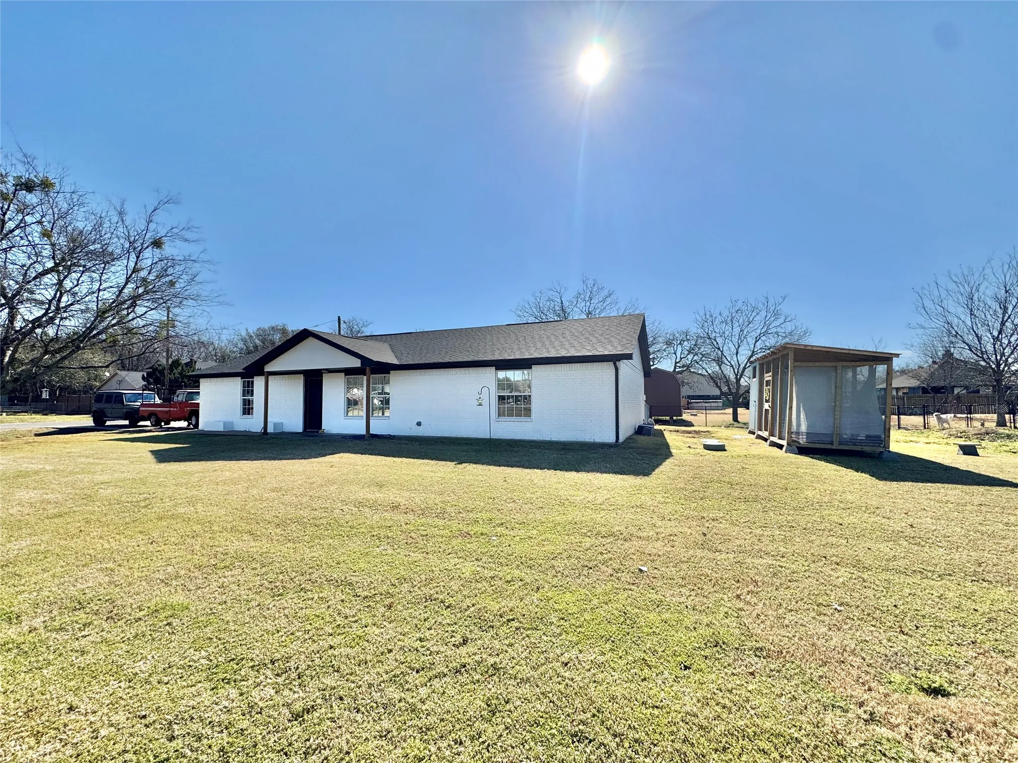 Single Family Residence For Sale in Hood County , 704 Shady Grove Court, Granbury, Texas 76049, 3 Bedroom, 2 Bathroom, 2 Garage spaces, 1,439 Sqft, built in 2001, Preowned, mls#20855593, Real Estate Agent in Granbury, Homes For Sale in Hood county, Homes For Sale in Granbury, Realtor in Granbury Texas, Real Estate Brokerage Independent Realty Texas, Luminita Cordes Realtor