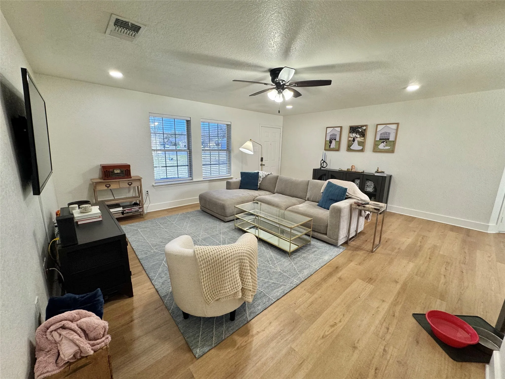 Single Family Residence For Sale in Hood County , 704 Shady Grove Court, Granbury, Texas 76049, 3 Bedroom, 2 Bathroom, 2 Garage spaces, 1,439 Sqft, built in 2001, Preowned, mls#20855593, Real Estate Agent in Granbury, Homes For Sale in Hood county, Homes For Sale in Granbury, Realtor in Granbury Texas, Real Estate Brokerage Independent Realty Texas, Luminita Cordes Realtor