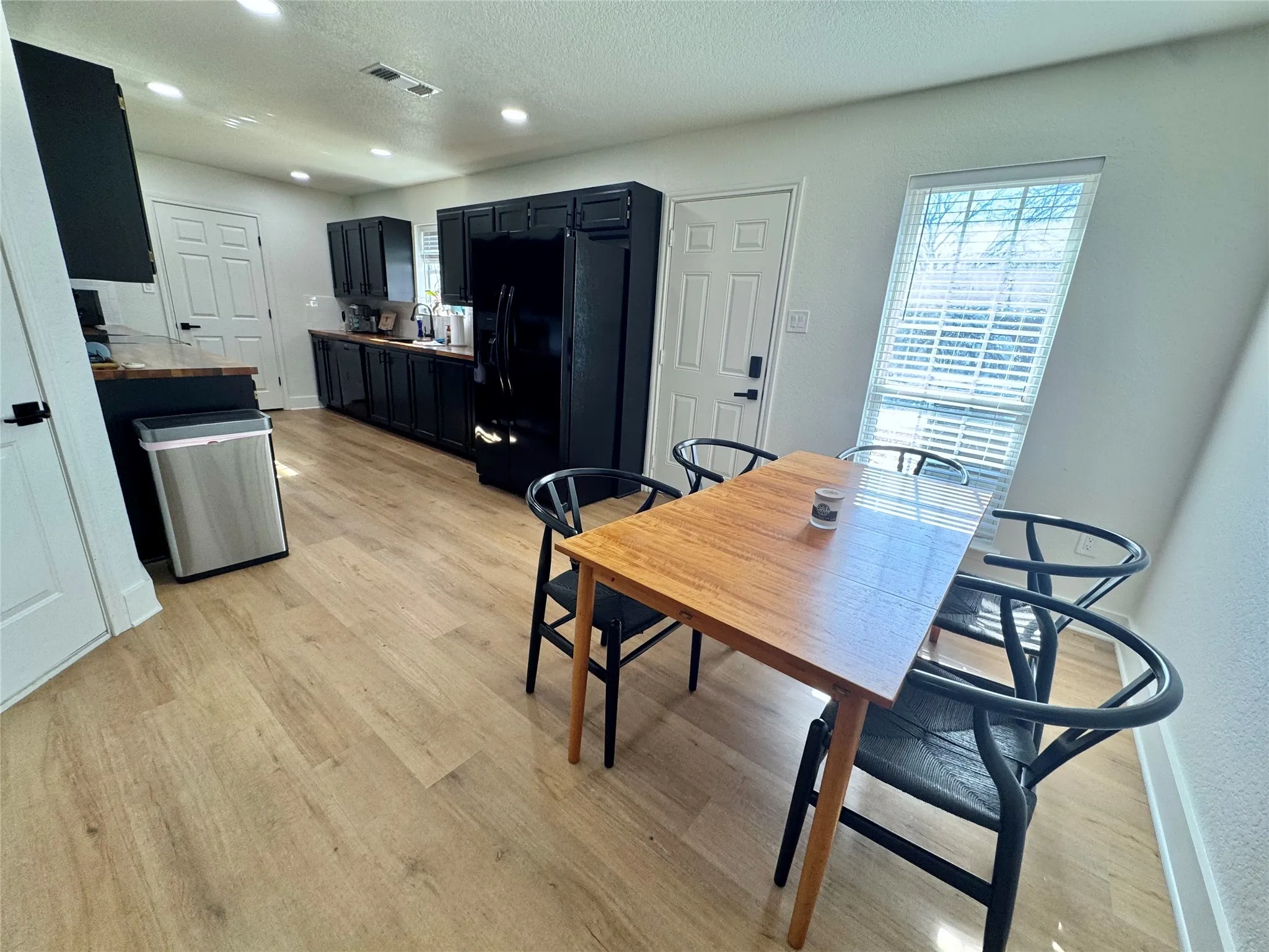 Single Family Residence For Sale in Hood County , 704 Shady Grove Court, Granbury, Texas 76049, 3 Bedroom, 2 Bathroom, 2 Garage spaces, 1,439 Sqft, built in 2001, Preowned, mls#20855593, Real Estate Agent in Granbury, Homes For Sale in Hood county, Homes For Sale in Granbury, Realtor in Granbury Texas, Real Estate Brokerage Independent Realty Texas, Luminita Cordes Realtor