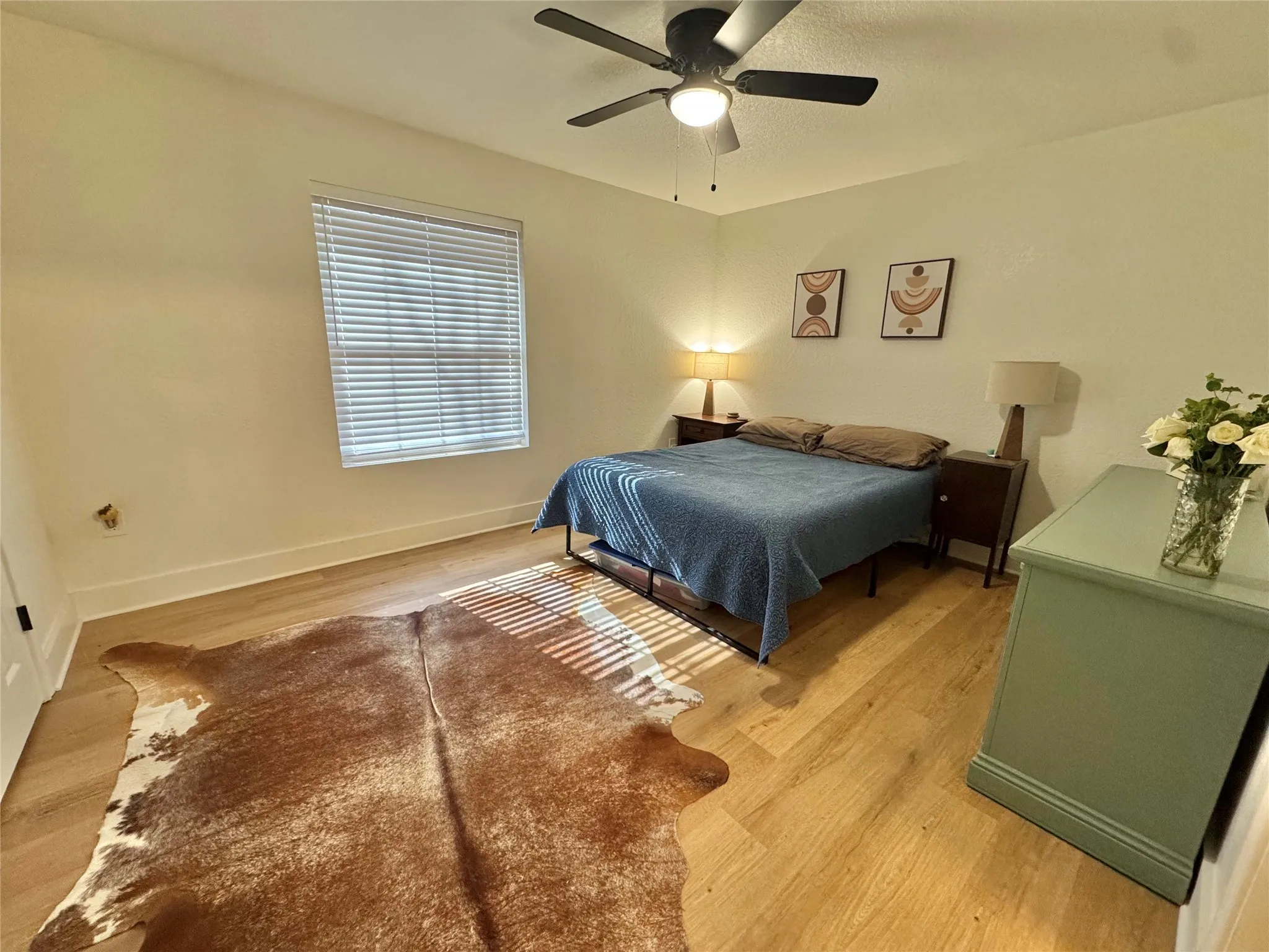 Single Family Residence For Sale in Hood County , 704 Shady Grove Court, Granbury, Texas 76049, 3 Bedroom, 2 Bathroom, 2 Garage spaces, 1,439 Sqft, built in 2001, Preowned, mls#20855593, Real Estate Agent in Granbury, Homes For Sale in Hood county, Homes For Sale in Granbury, Realtor in Granbury Texas, Real Estate Brokerage Independent Realty Texas, Luminita Cordes Realtor
