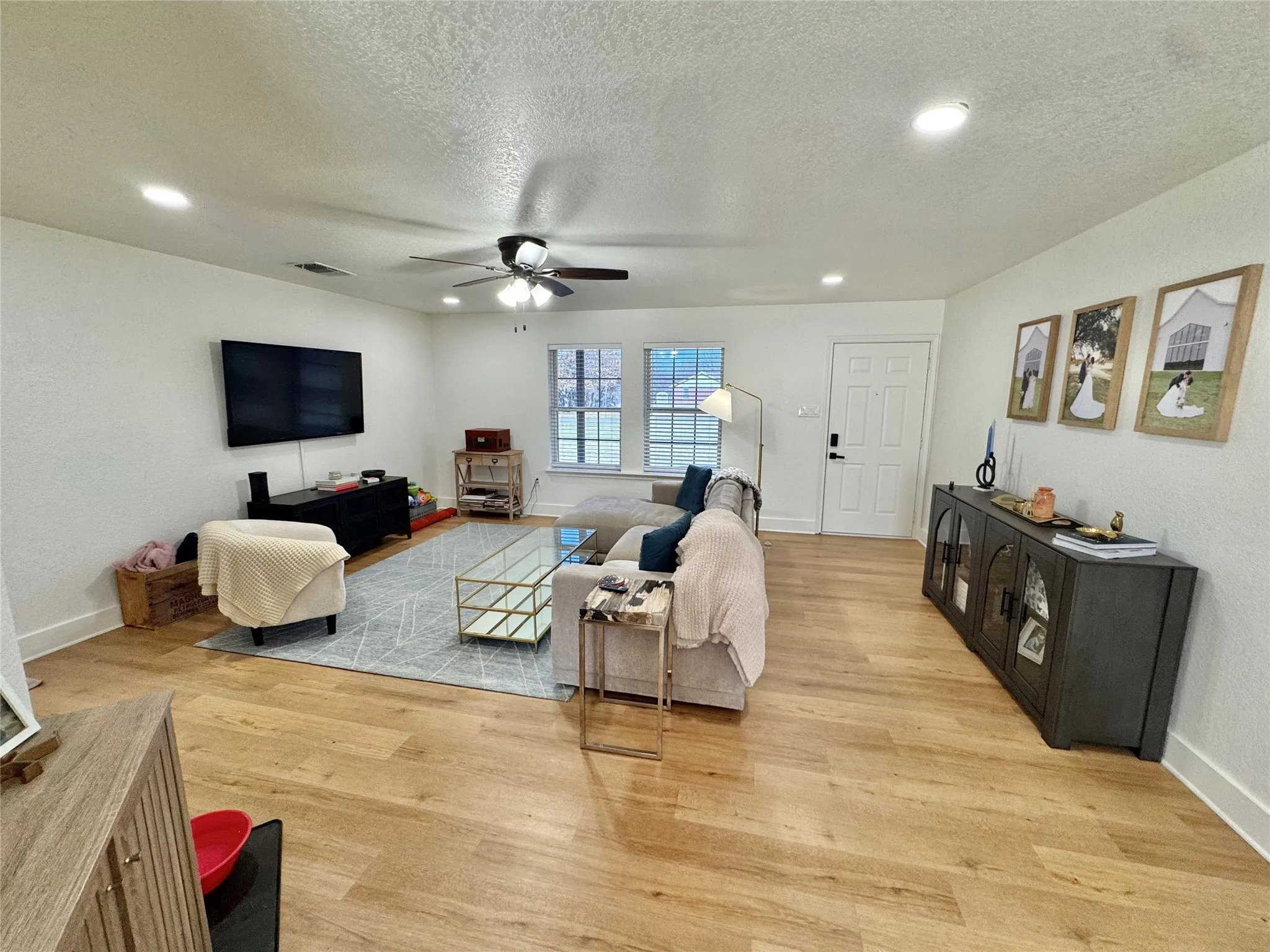 Single Family Residence For Sale in Hood County , 704 Shady Grove Court, Granbury, Texas 76049, 3 Bedroom, 2 Bathroom, 2 Garage spaces, 1,439 Sqft, built in 2001, Preowned, mls#20855593, Real Estate Agent in Granbury, Homes For Sale in Hood county, Homes For Sale in Granbury, Realtor in Granbury Texas, Real Estate Brokerage Independent Realty Texas, Luminita Cordes Realtor