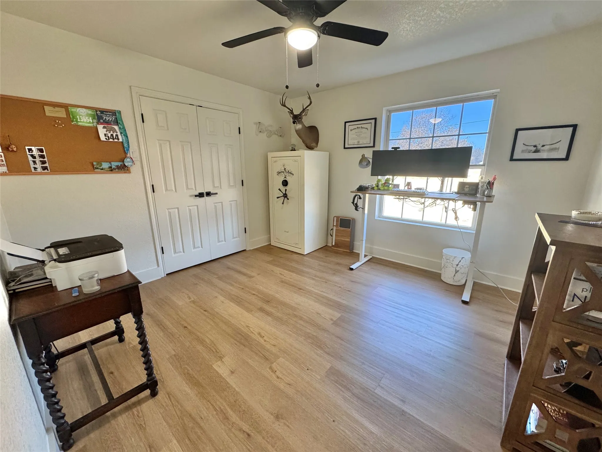 Single Family Residence For Sale in Hood County , 704 Shady Grove Court, Granbury, Texas 76049, 3 Bedroom, 2 Bathroom, 2 Garage spaces, 1,439 Sqft, built in 2001, Preowned, mls#20855593, Real Estate Agent in Granbury, Homes For Sale in Hood county, Homes For Sale in Granbury, Realtor in Granbury Texas, Real Estate Brokerage Independent Realty Texas, Luminita Cordes Realtor
