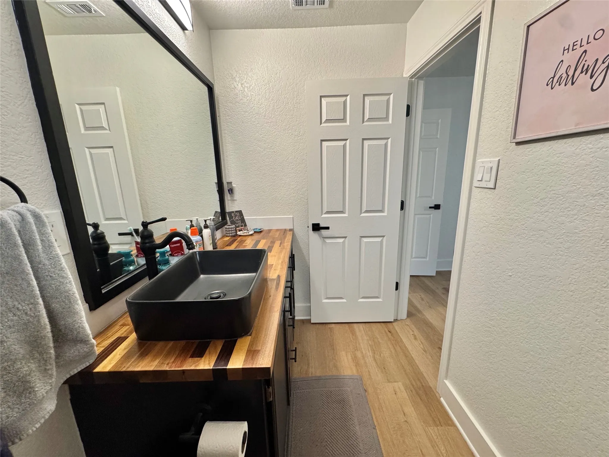 Single Family Residence For Sale in Hood County , 704 Shady Grove Court, Granbury, Texas 76049, 3 Bedroom, 2 Bathroom, 2 Garage spaces, 1,439 Sqft, built in 2001, Preowned, mls#20855593, Real Estate Agent in Granbury, Homes For Sale in Hood county, Homes For Sale in Granbury, Realtor in Granbury Texas, Real Estate Brokerage Independent Realty Texas, Luminita Cordes Realtor