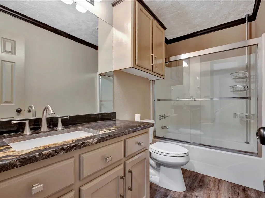 Single Family Residence For Sale in Angelina County , 605 Augusta Drive, Lufkin, Texas 75901, 3 Bedrooms, 2 Bathrooms, 2 Garage spaces, 1,915 Sqft, built in 1992, Preowned, Price $298,500, mls#20856264, Real Estate Agent in Lufkin, Homes For Sale in Angelina county, Homes For Sale in Lufkin, Realtor in Lufkin Texas, Real Estate Brokerage Independent Realty Texas, Luminita Cordes Realtor