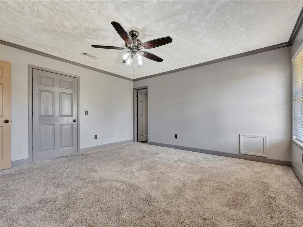 Single Family Residence For Sale in Angelina County , 605 Augusta Drive, Lufkin, Texas 75901, 3 Bedrooms, 2 Bathrooms, 2 Garage spaces, 1,915 Sqft, built in 1992, Preowned, Price $298,500, mls#20856264, Real Estate Agent in Lufkin, Homes For Sale in Angelina county, Homes For Sale in Lufkin, Realtor in Lufkin Texas, Real Estate Brokerage Independent Realty Texas, Luminita Cordes Realtor