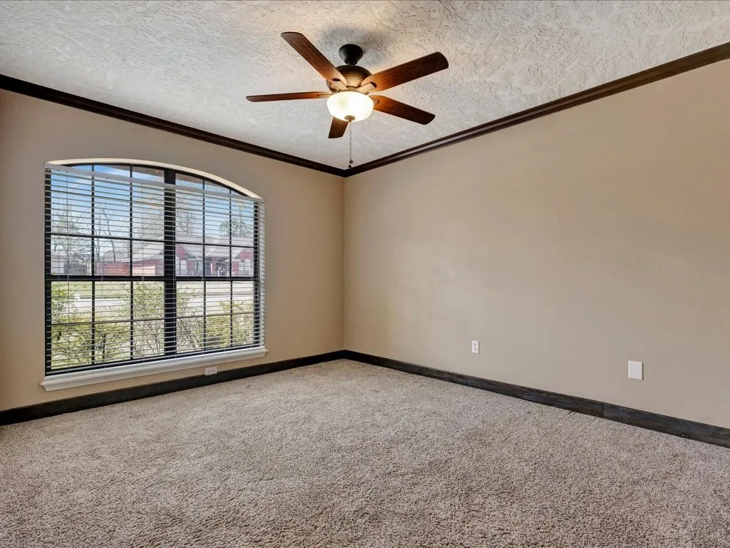Single Family Residence For Sale in Angelina County , 605 Augusta Drive, Lufkin, Texas 75901, 3 Bedrooms, 2 Bathrooms, 2 Garage spaces, 1,915 Sqft, built in 1992, Preowned, Price $298,500, mls#20856264, Real Estate Agent in Lufkin, Homes For Sale in Angelina county, Homes For Sale in Lufkin, Realtor in Lufkin Texas, Real Estate Brokerage Independent Realty Texas, Luminita Cordes Realtor