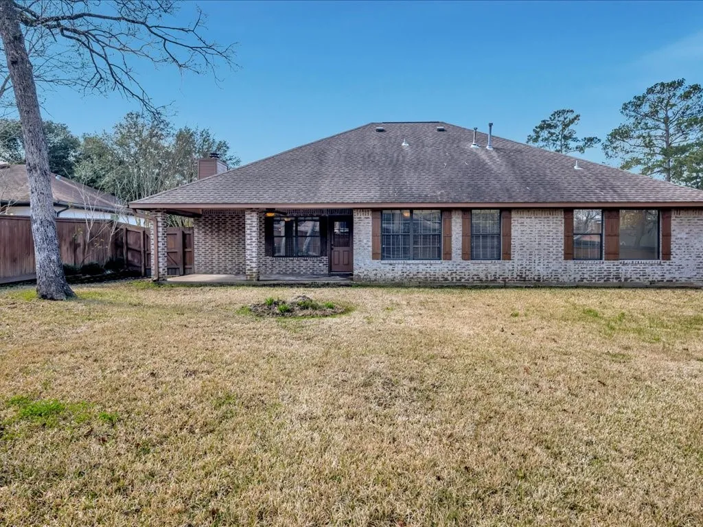 Single Family Residence For Sale in Angelina County , 605 Augusta Drive, Lufkin, Texas 75901, 3 Bedrooms, 2 Bathrooms, 2 Garage spaces, 1,915 Sqft, built in 1992, Preowned, Price $298,500, mls#20856264, Real Estate Agent in Lufkin, Homes For Sale in Angelina county, Homes For Sale in Lufkin, Realtor in Lufkin Texas, Real Estate Brokerage Independent Realty Texas, Luminita Cordes Realtor