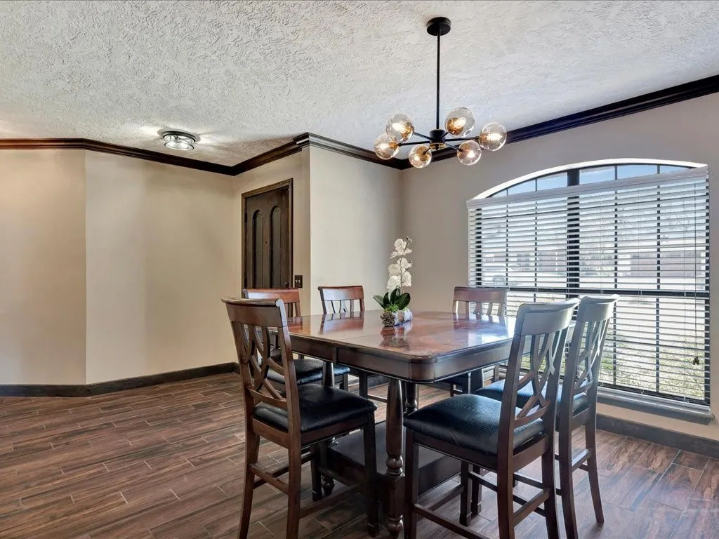 Single Family Residence For Sale in Angelina County , 605 Augusta Drive, Lufkin, Texas 75901, 3 Bedrooms, 2 Bathrooms, 2 Garage spaces, 1,915 Sqft, built in 1992, Preowned, Price $298,500, mls#20856264, Real Estate Agent in Lufkin, Homes For Sale in Angelina county, Homes For Sale in Lufkin, Realtor in Lufkin Texas, Real Estate Brokerage Independent Realty Texas, Luminita Cordes Realtor