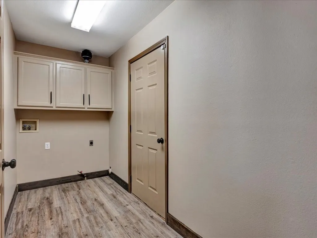 Single Family Residence For Sale in Angelina County , 605 Augusta Drive, Lufkin, Texas 75901, 3 Bedrooms, 2 Bathrooms, 2 Garage spaces, 1,915 Sqft, built in 1992, Preowned, Price $298,500, mls#20856264, Real Estate Agent in Lufkin, Homes For Sale in Angelina county, Homes For Sale in Lufkin, Realtor in Lufkin Texas, Real Estate Brokerage Independent Realty Texas, Luminita Cordes Realtor
