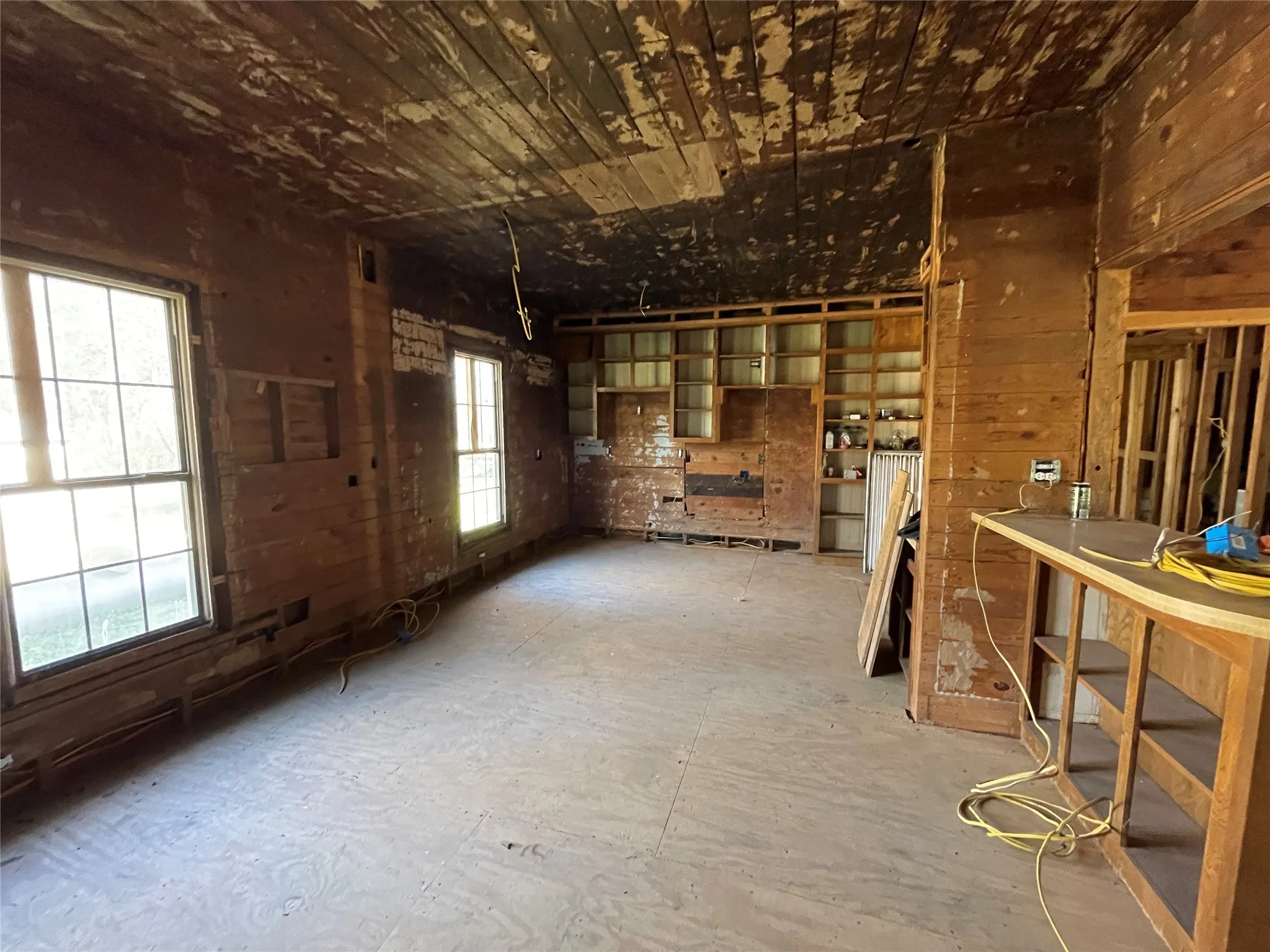 Misc room featuring a garage