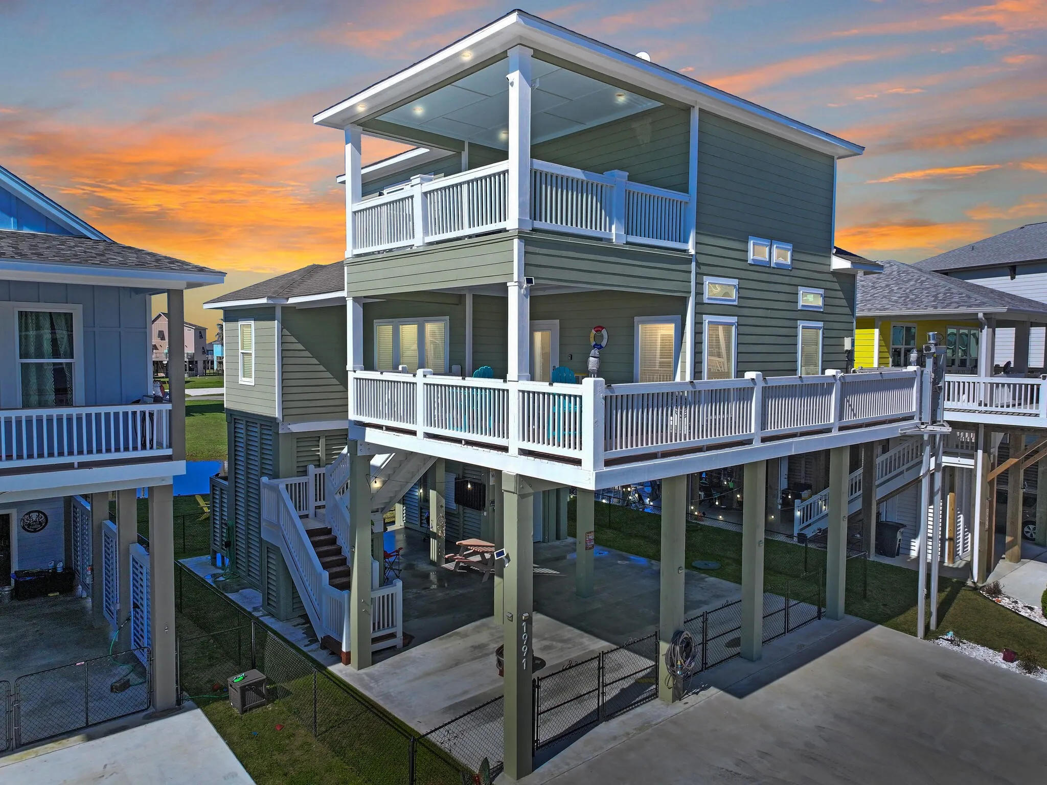 Single Family Residence For Sale in Galveston County , 1991 Royaville Ct, Crystal Beach, Texas 77650, 3 Bedroom, 3 Bathroom, Garage spaces, 1,953 Sqft, built in 2022, mls#20858149, Real Estate Agent in Crystal Beach, Homes For Sale in Galveston county, Homes For Sale in Crystal Beach, Realtor in Crystal Beach Texas, Real Estate Brokerage Independent Realty Texas, Luminita Cordes Realtor