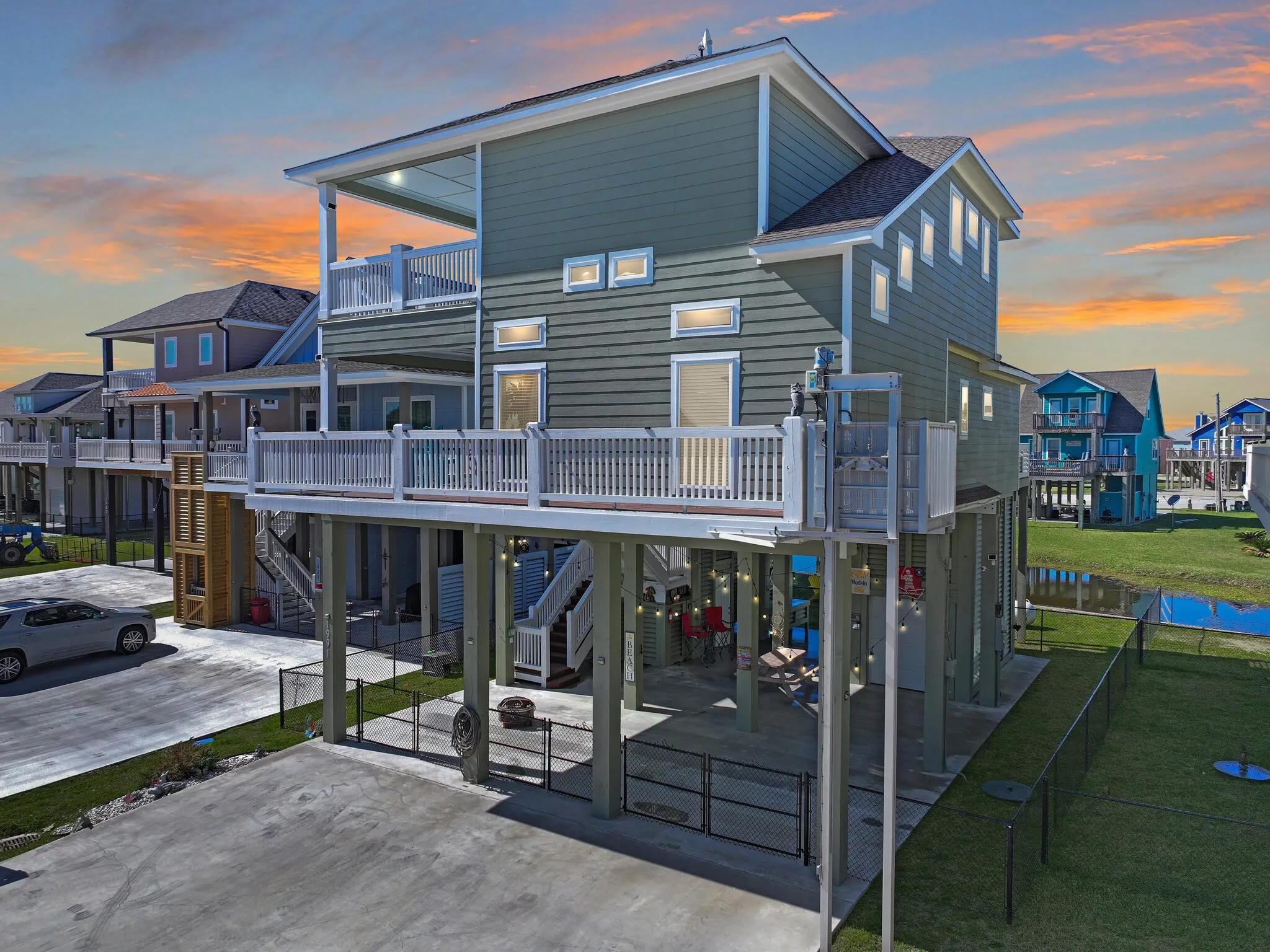 Single Family Residence For Sale in Galveston County , 1991 Royaville Ct, Crystal Beach, Texas 77650, 3 Bedroom, 3 Bathroom, Garage spaces, 1,953 Sqft, built in 2022, mls#20858149, Real Estate Agent in Crystal Beach, Homes For Sale in Galveston county, Homes For Sale in Crystal Beach, Realtor in Crystal Beach Texas, Real Estate Brokerage Independent Realty Texas, Luminita Cordes Realtor