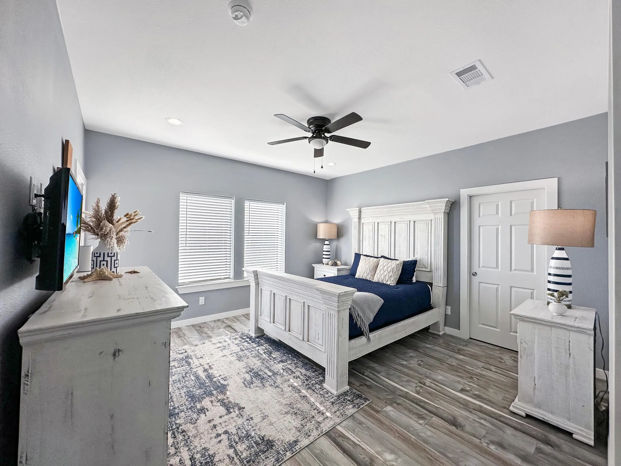 Single Family Residence For Sale in Galveston County , 1991 Royaville Ct, Crystal Beach, Texas 77650, 3 Bedroom, 3 Bathroom, Garage spaces, 1,953 Sqft, built in 2022, mls#20858149, Real Estate Agent in Crystal Beach, Homes For Sale in Galveston county, Homes For Sale in Crystal Beach, Realtor in Crystal Beach Texas, Real Estate Brokerage Independent Realty Texas, Luminita Cordes Realtor