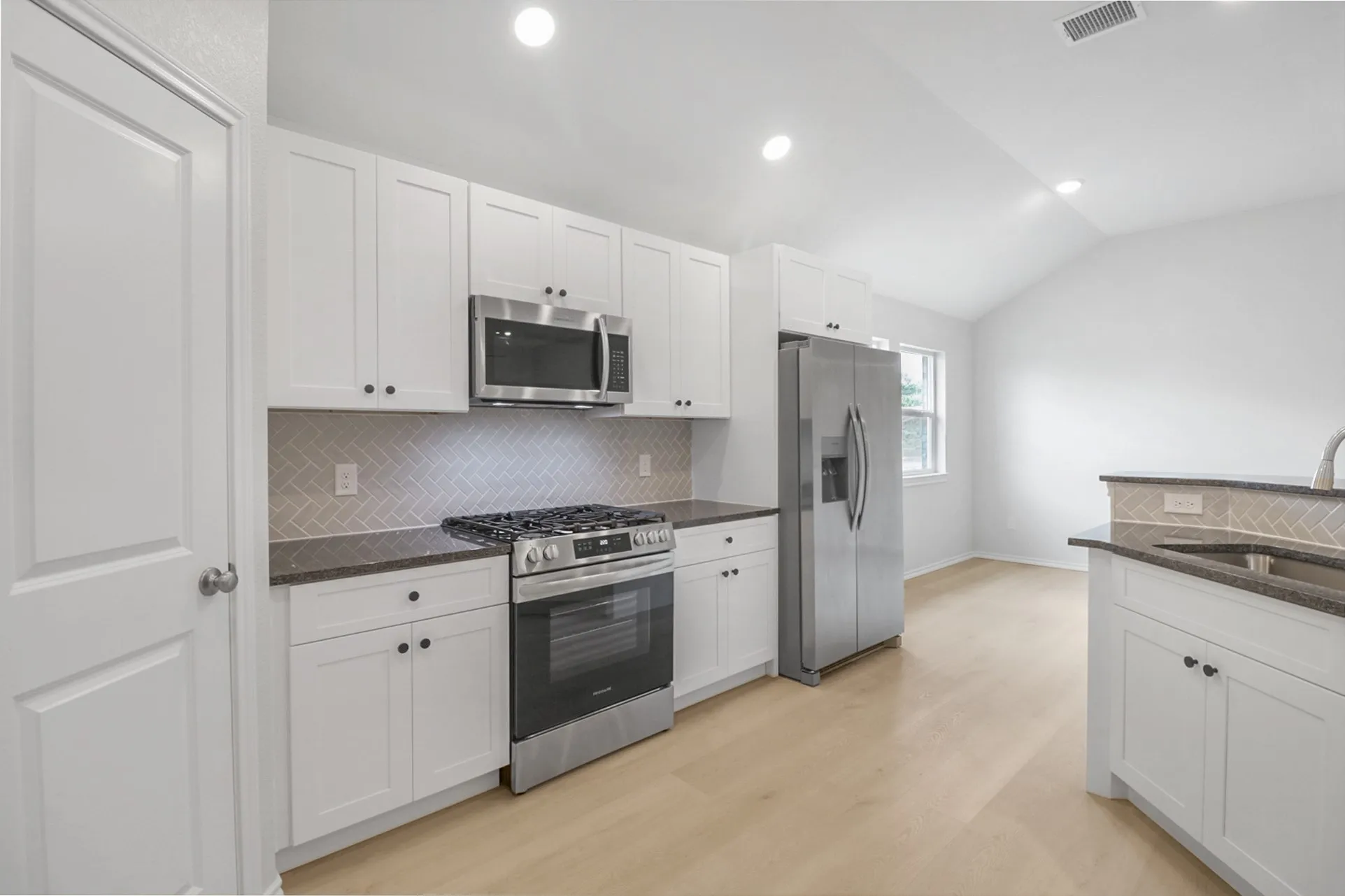 Single Family Residence For Sale in Coleman County , 812 Bella Boulevard, Coleman, Texas 76834, 3 Bedroom, 2 Bathroom, 2 Garage spaces, 1,762 Sqft, built in 2025, New Construction - Complete, mls#20860357, Real Estate Agent in Coleman, Homes For Sale in Coleman county, Homes For Sale in Coleman, Realtor in Coleman Texas, Real Estate Brokerage Independent Realty Texas, Luminita Cordes Realtor