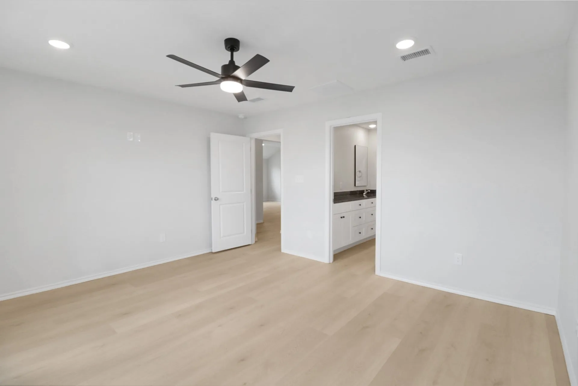 Single Family Residence For Sale in Coleman County , 812 Bella Boulevard, Coleman, Texas 76834, 3 Bedroom, 2 Bathroom, 2 Garage spaces, 1,762 Sqft, built in 2025, New Construction - Complete, mls#20860357, Real Estate Agent in Coleman, Homes For Sale in Coleman county, Homes For Sale in Coleman, Realtor in Coleman Texas, Real Estate Brokerage Independent Realty Texas, Luminita Cordes Realtor