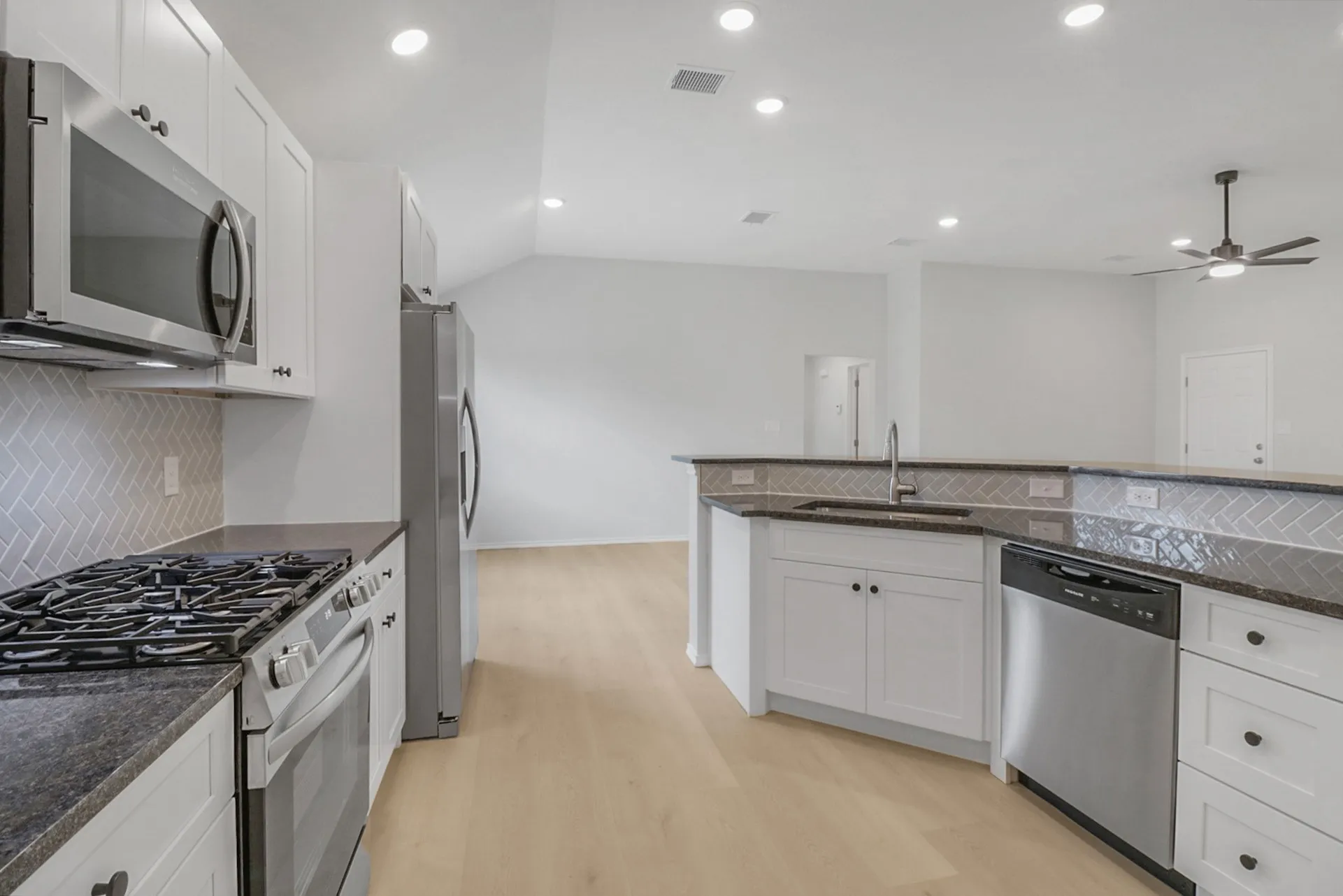 Single Family Residence For Sale in Coleman County , 812 Bella Boulevard, Coleman, Texas 76834, 3 Bedroom, 2 Bathroom, 2 Garage spaces, 1,762 Sqft, built in 2025, New Construction - Complete, mls#20860357, Real Estate Agent in Coleman, Homes For Sale in Coleman county, Homes For Sale in Coleman, Realtor in Coleman Texas, Real Estate Brokerage Independent Realty Texas, Luminita Cordes Realtor