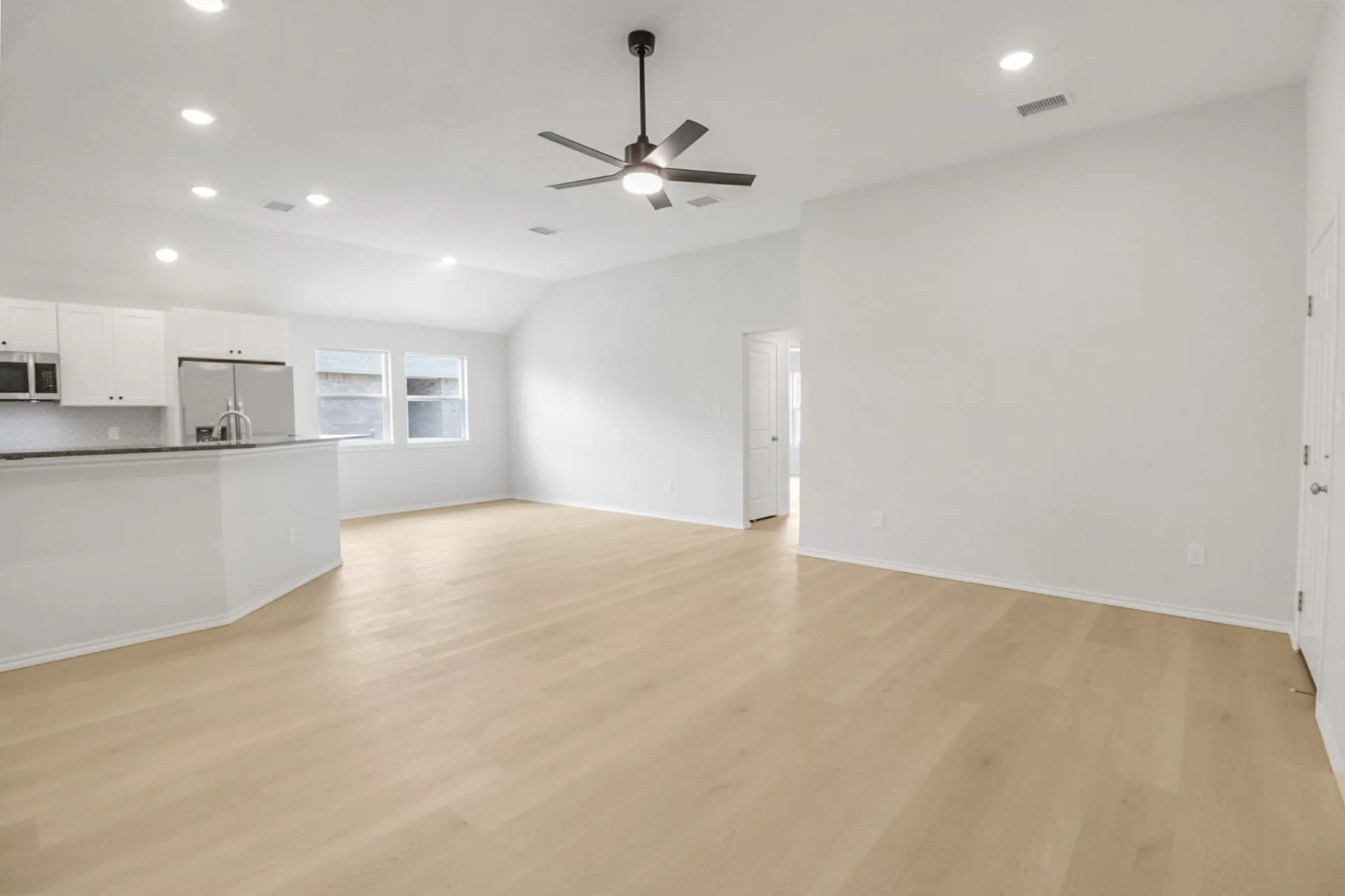 Single Family Residence For Sale in Coleman County , 812 Bella Boulevard, Coleman, Texas 76834, 3 Bedroom, 2 Bathroom, 2 Garage spaces, 1,762 Sqft, built in 2025, New Construction - Complete, mls#20860357, Real Estate Agent in Coleman, Homes For Sale in Coleman county, Homes For Sale in Coleman, Realtor in Coleman Texas, Real Estate Brokerage Independent Realty Texas, Luminita Cordes Realtor