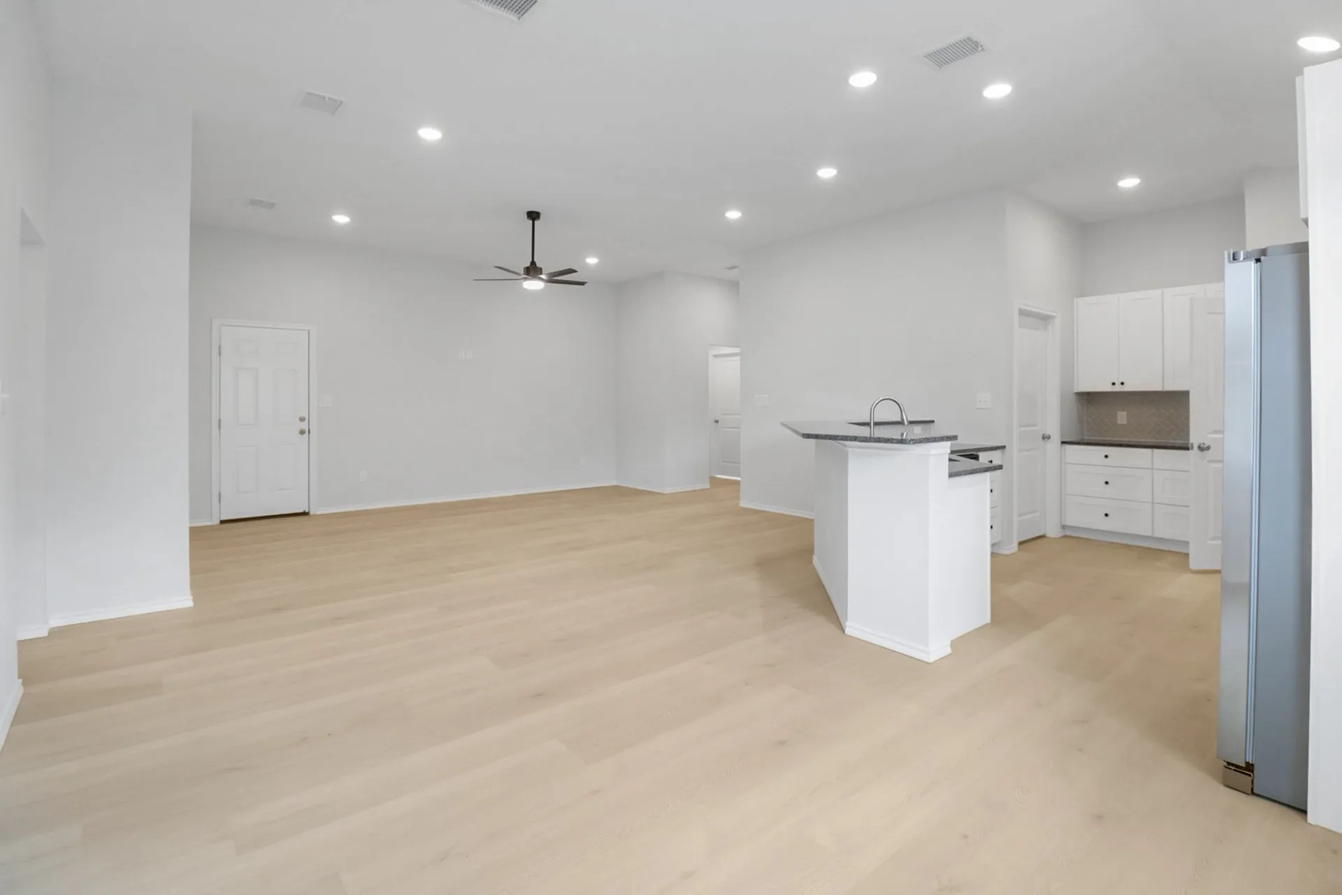 Single Family Residence For Sale in Coleman County , 812 Bella Boulevard, Coleman, Texas 76834, 3 Bedroom, 2 Bathroom, 2 Garage spaces, 1,762 Sqft, built in 2025, New Construction - Complete, mls#20860357, Real Estate Agent in Coleman, Homes For Sale in Coleman county, Homes For Sale in Coleman, Realtor in Coleman Texas, Real Estate Brokerage Independent Realty Texas, Luminita Cordes Realtor