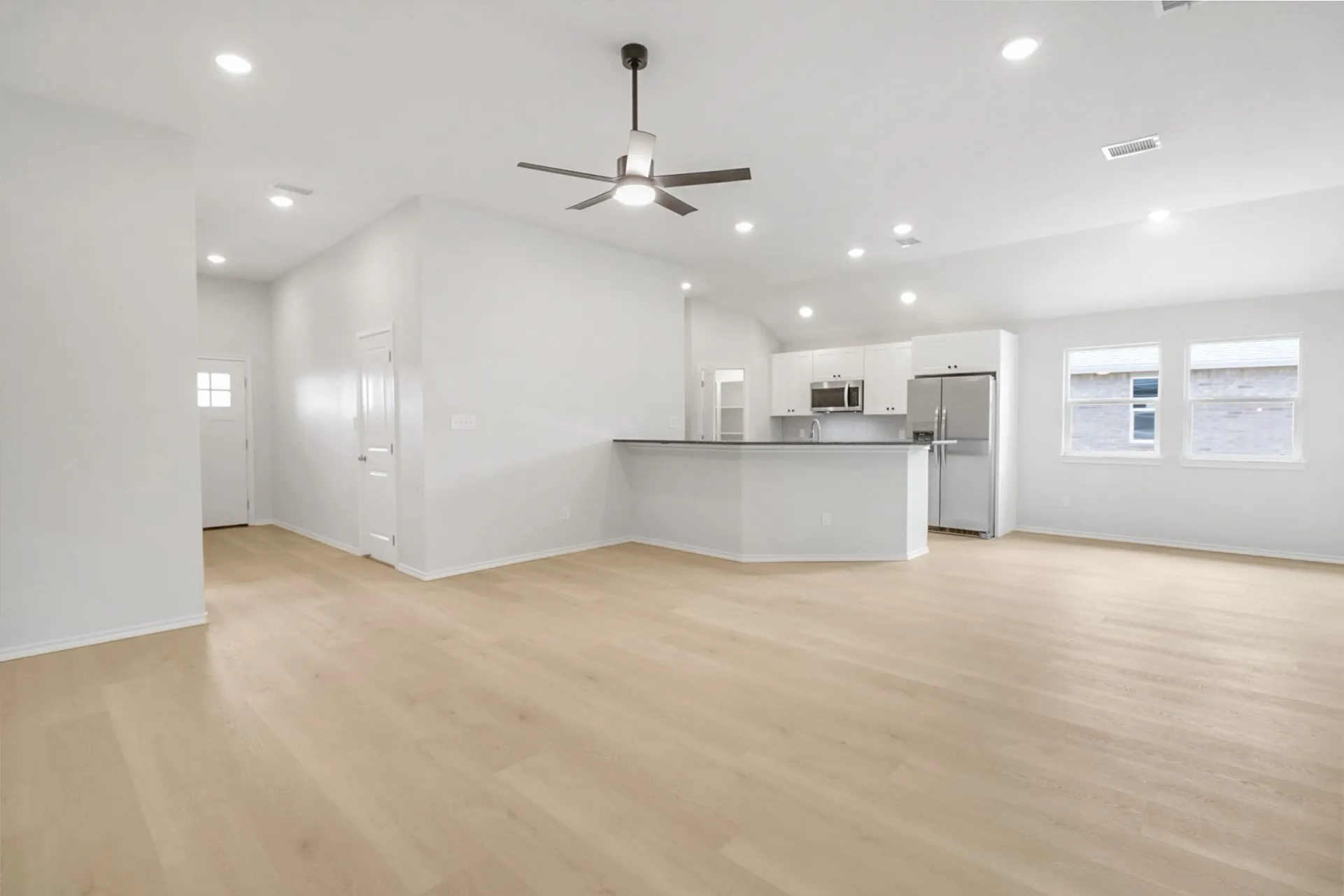 Single Family Residence For Sale in Coleman County , 812 Bella Boulevard, Coleman, Texas 76834, 3 Bedroom, 2 Bathroom, 2 Garage spaces, 1,762 Sqft, built in 2025, New Construction - Complete, mls#20860357, Real Estate Agent in Coleman, Homes For Sale in Coleman county, Homes For Sale in Coleman, Realtor in Coleman Texas, Real Estate Brokerage Independent Realty Texas, Luminita Cordes Realtor