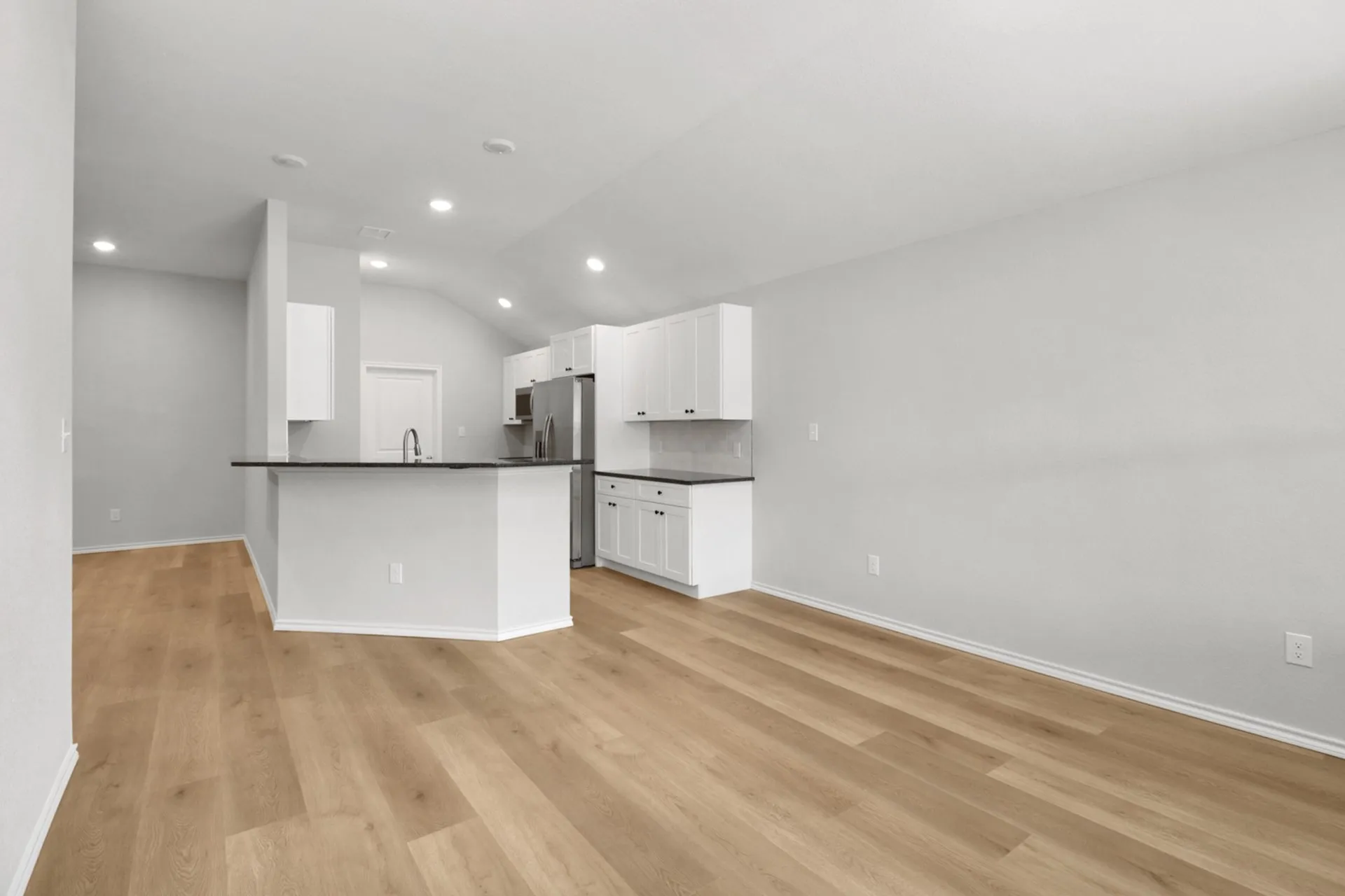 Single Family Residence For Sale in Coleman County , 900 Bella Boulevard, Coleman, Texas 76834, 3 Bedroom, 2 Bathroom, 2 Garage spaces, 1,587 Sqft, built in 2025, New Construction - Complete, mls#20860435, Real Estate Agent in Coleman, Homes For Sale in Coleman county, Homes For Sale in Coleman, Realtor in Coleman Texas, Real Estate Brokerage Independent Realty Texas, Luminita Cordes Realtor