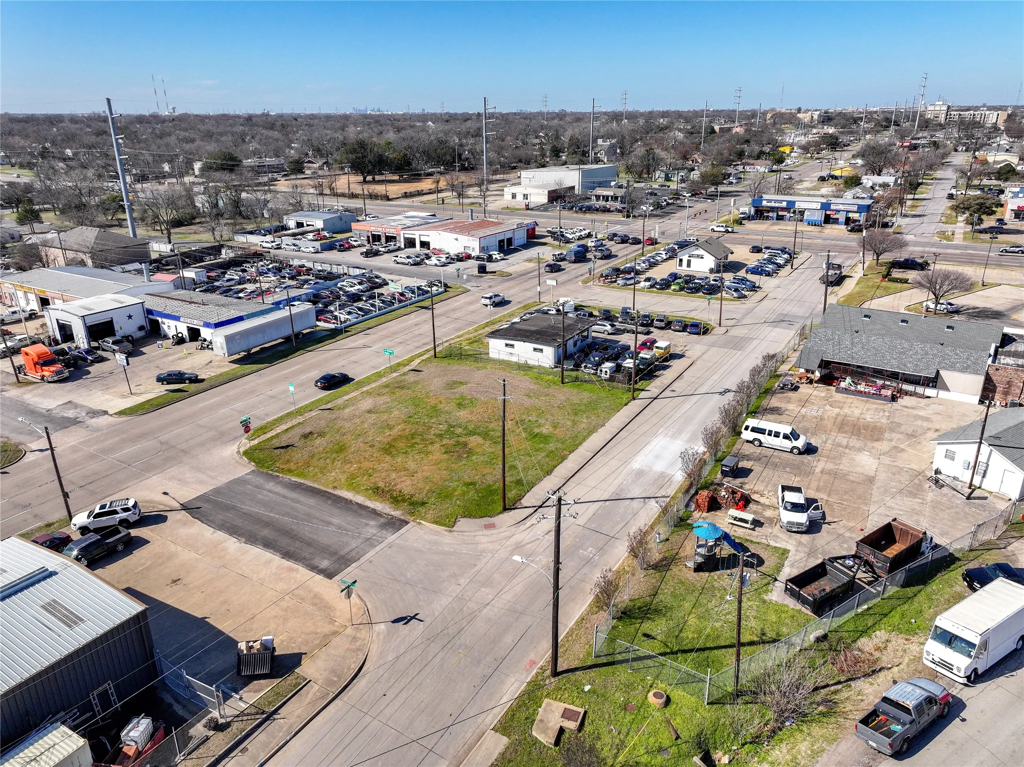 Birds eye view of property
