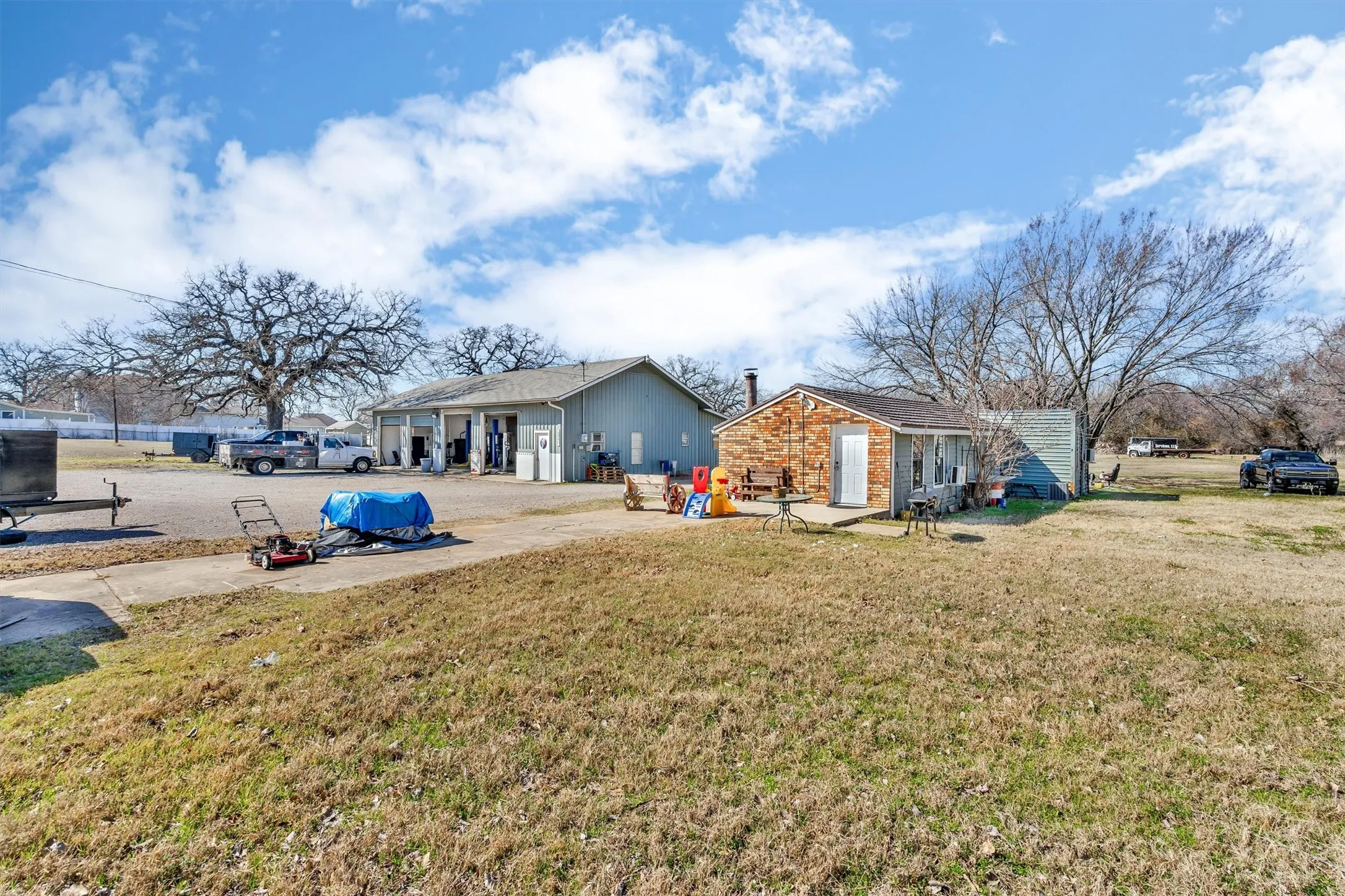 Industrial For Sale in Tarrant County , 6821 Smithfield Road, North Richland Hills, Texas 76182, 0, 0, Garage spaces, 0 Sqft, built in 1973, Preowned, Price $850,000, mls#20859430, Real Estate Agent in North Richland Hills, Homes For Sale in Tarrant county, Homes For Sale in North Richland Hills, Realtor in North Richland Hills Texas, Real Estate Brokerage Independent Realty Texas, Luminita Cordes Realtor