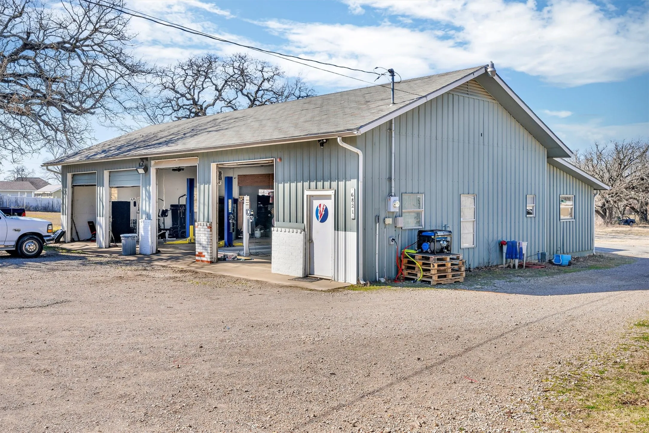 Industrial For Sale in Tarrant County , 6821 Smithfield Road, North Richland Hills, Texas 76182, 0, 0, Garage spaces, 0 Sqft, built in 1973, Preowned, Price $850,000, mls#20859430, Real Estate Agent in North Richland Hills, Homes For Sale in Tarrant county, Homes For Sale in North Richland Hills, Realtor in North Richland Hills Texas, Real Estate Brokerage Independent Realty Texas, Luminita Cordes Realtor