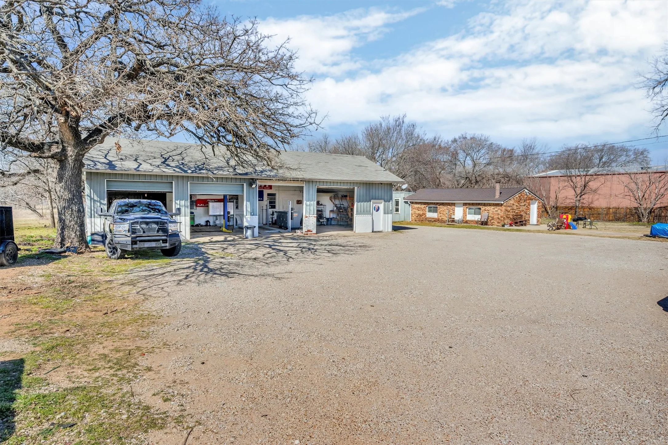 Industrial For Sale in Tarrant County , 6821 Smithfield Road, North Richland Hills, Texas 76182, 0, 0, Garage spaces, 0 Sqft, built in 1973, Preowned, Price $850,000, mls#20859430, Real Estate Agent in North Richland Hills, Homes For Sale in Tarrant county, Homes For Sale in North Richland Hills, Realtor in North Richland Hills Texas, Real Estate Brokerage Independent Realty Texas, Luminita Cordes Realtor
