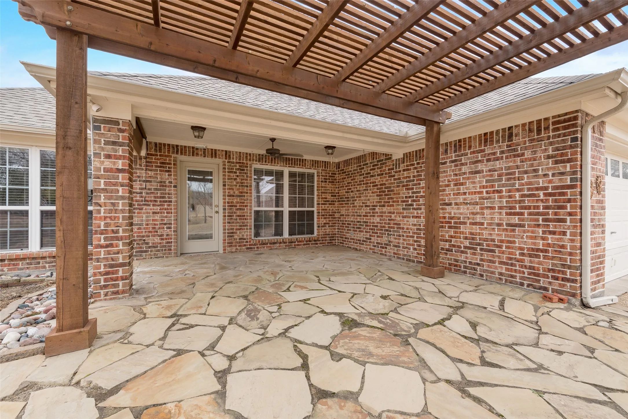 Single Family Residence For Sale in Dallas County , 123 Crestpark Drive 36, Cedar Hill, Texas 75104, 3 Bedroom, 2 Bathroom, 2 Garage spaces, 2,580 Sqft, built in 2005, Preowned, mls#20862543, Real Estate Agent in Cedar Hill, Homes For Sale in Dallas county, Homes For Sale in Cedar Hill, Realtor in Cedar Hill Texas, Real Estate Brokerage Independent Realty Texas, Luminita Cordes Realtor