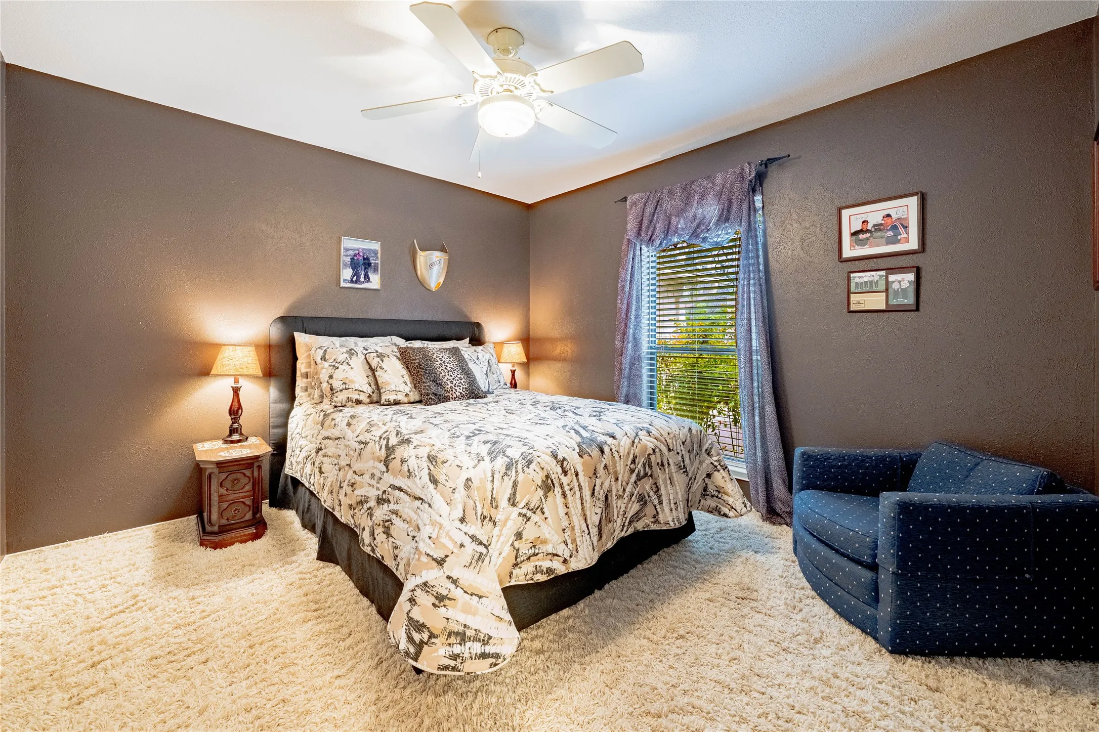 Single Family Residence For Sale in Henderson County , 154 Ocean Drive, Gun Barrel City, Texas 75156, 3 Bedroom, 2 Bathroom, 2 Garage spaces, 1,907 Sqft, built in 1983, Preowned, mls#20863111, Real Estate Agent in Gun Barrel City, Homes For Sale in Henderson county, Homes For Sale in Gun Barrel City, Realtor in Gun Barrel City Texas, Real Estate Brokerage Independent Realty Texas, Luminita Cordes Realtor