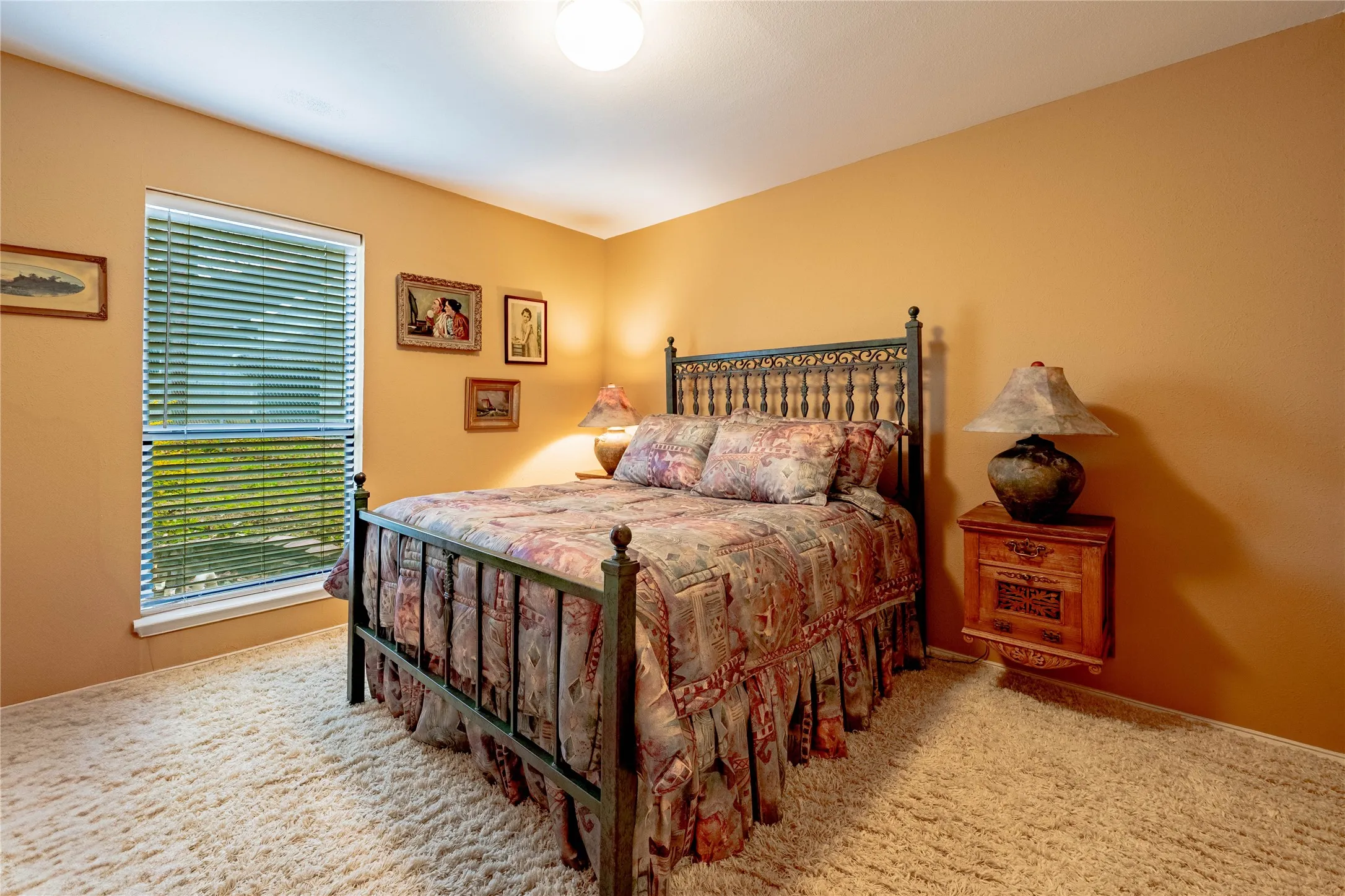 Single Family Residence For Sale in Henderson County , 154 Ocean Drive, Gun Barrel City, Texas 75156, 3 Bedroom, 2 Bathroom, 2 Garage spaces, 1,907 Sqft, built in 1983, Preowned, mls#20863111, Real Estate Agent in Gun Barrel City, Homes For Sale in Henderson county, Homes For Sale in Gun Barrel City, Realtor in Gun Barrel City Texas, Real Estate Brokerage Independent Realty Texas, Luminita Cordes Realtor