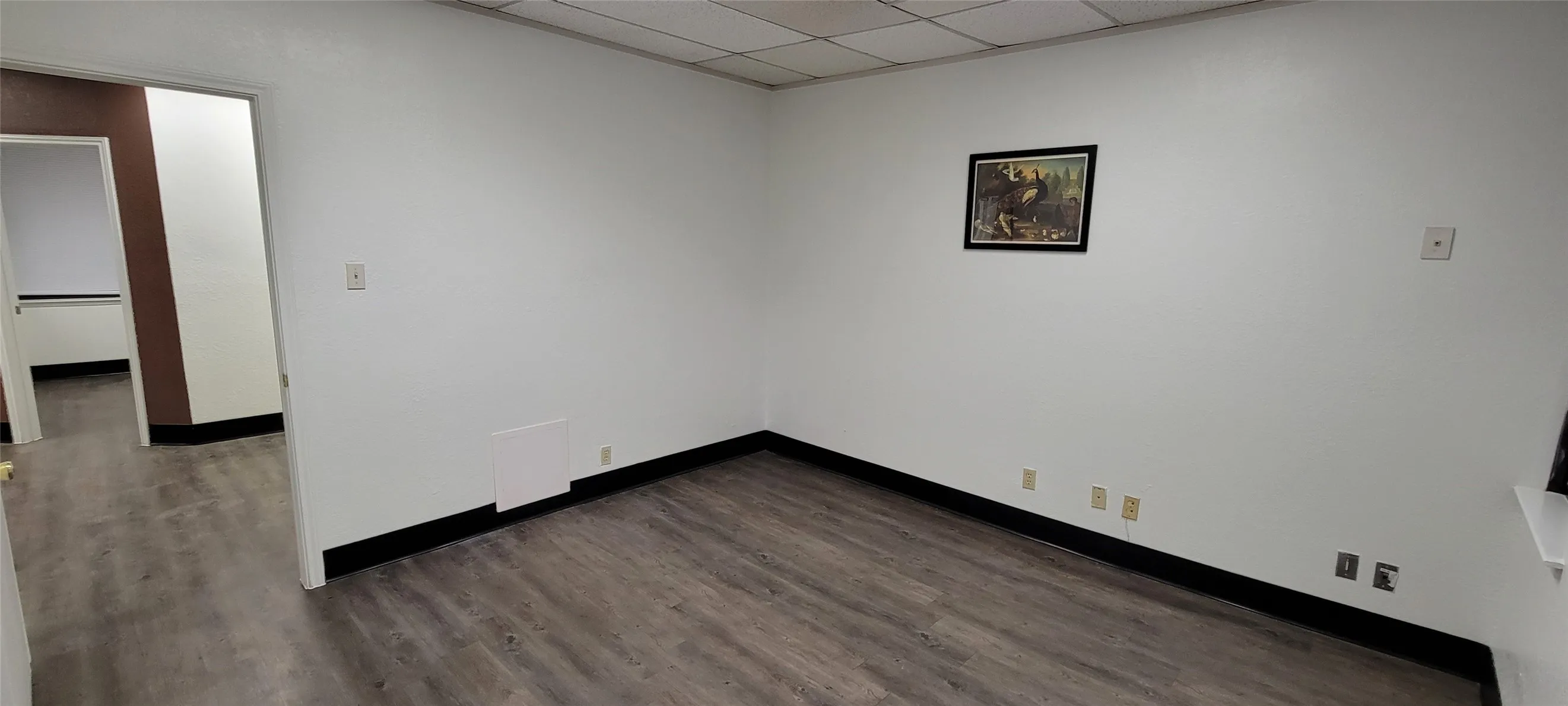 Office 3 looking back to reception