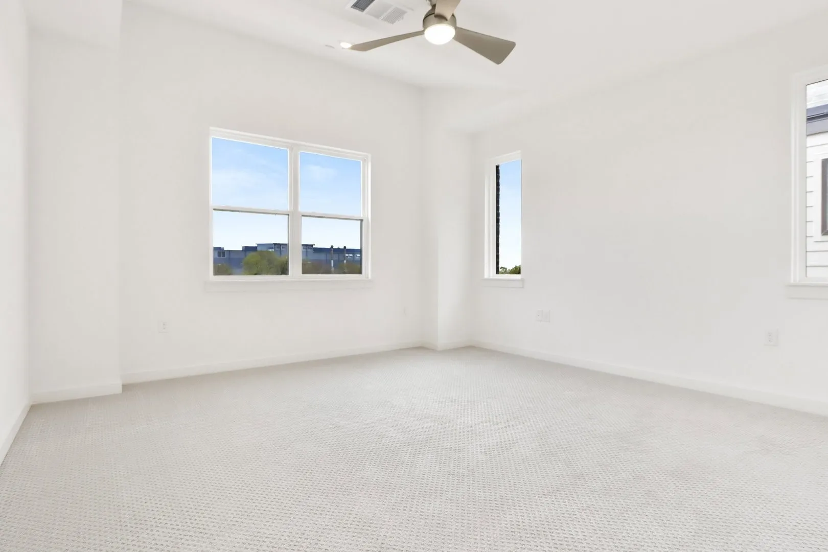 017-20241030-1427AzaleaDrive-Melissa-TX-75454-PrimaryBedroom.jpg-SMALL