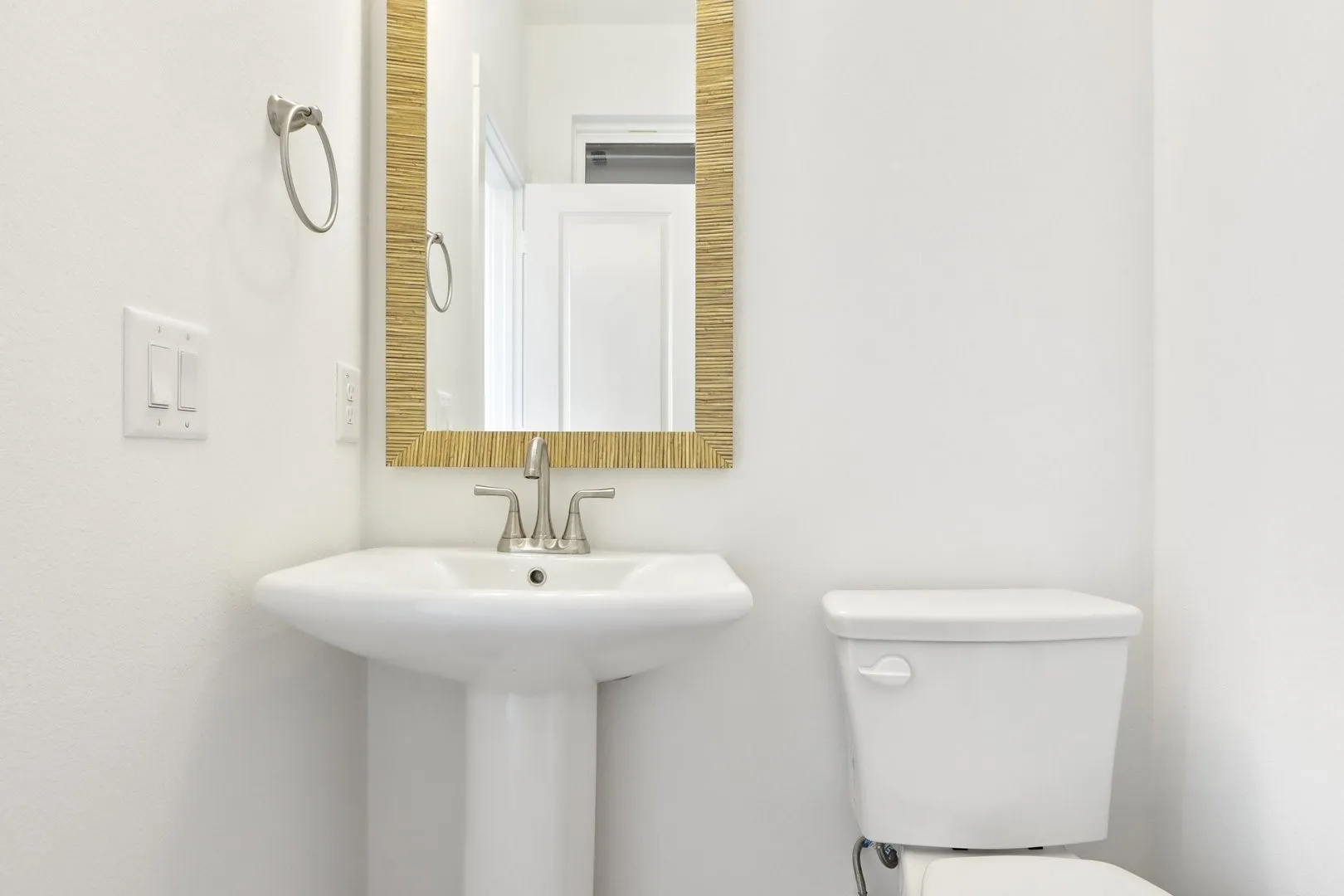 015-20241030-1427AzaleaDrive-Melissa-TX-75454-Bathroom2.jpg-SMALL