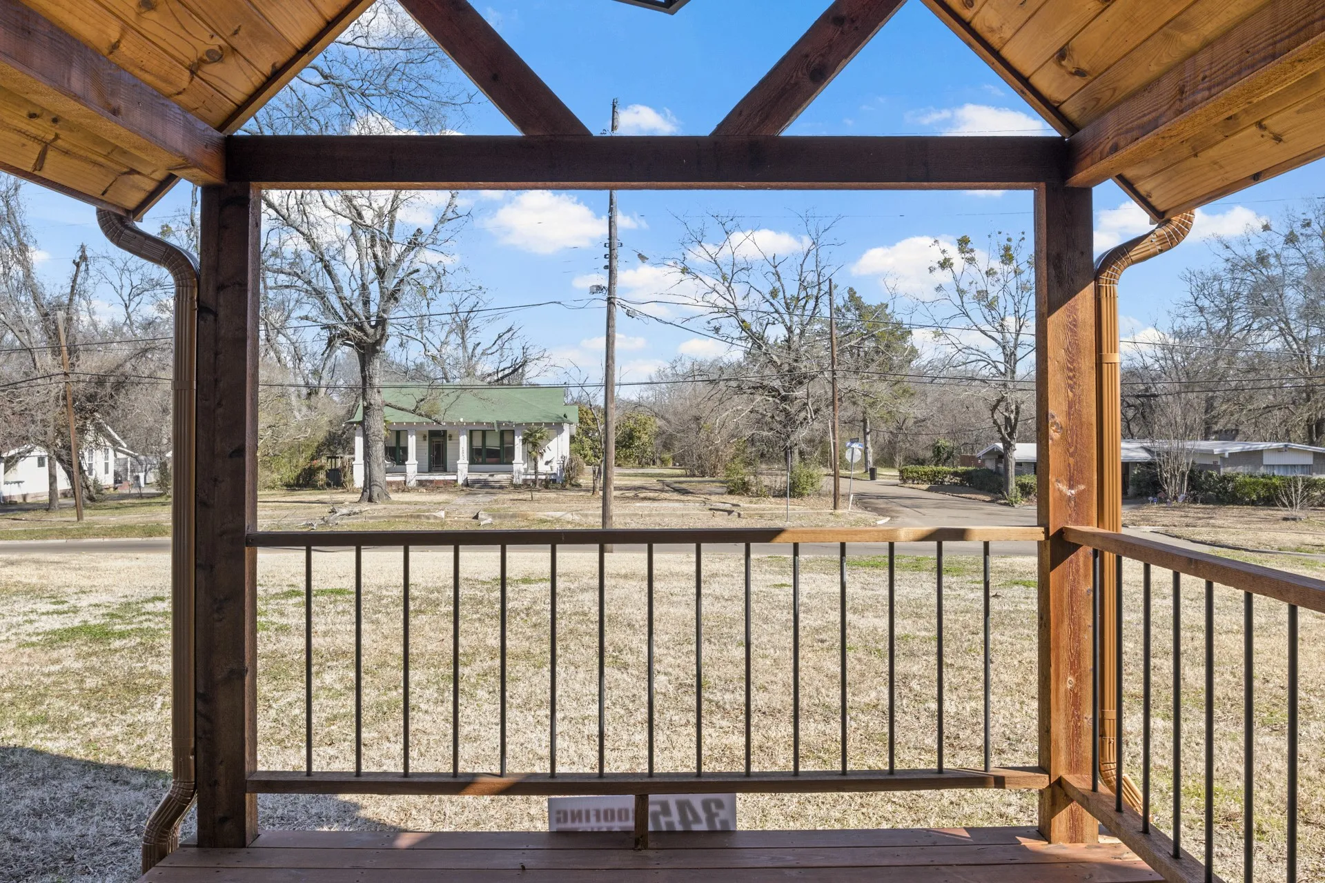 Single Family Residence For Sale in Camp County , 306 Quitman Street, Pittsburg, Texas 75686, 3 Bedroom, 3 Bathroom, 2 Garage spaces, 2,500 Sqft, built in 1956, mls#20864397, Real Estate Agent in Pittsburg, Homes For Sale in Camp county, Homes For Sale in Pittsburg, Realtor in Pittsburg Texas, Real Estate Brokerage Independent Realty Texas, Luminita Cordes Realtor