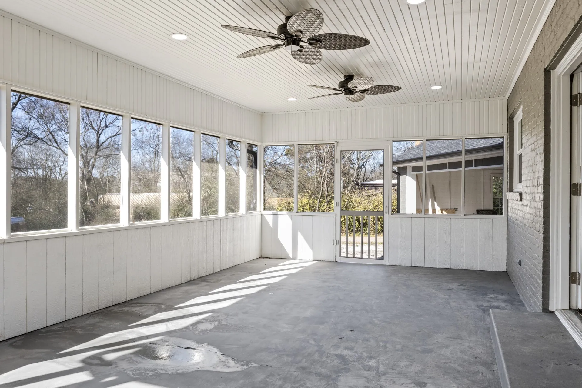 Single Family Residence For Sale in Camp County , 306 Quitman Street, Pittsburg, Texas 75686, 3 Bedroom, 3 Bathroom, 2 Garage spaces, 2,500 Sqft, built in 1956, mls#20864397, Real Estate Agent in Pittsburg, Homes For Sale in Camp county, Homes For Sale in Pittsburg, Realtor in Pittsburg Texas, Real Estate Brokerage Independent Realty Texas, Luminita Cordes Realtor