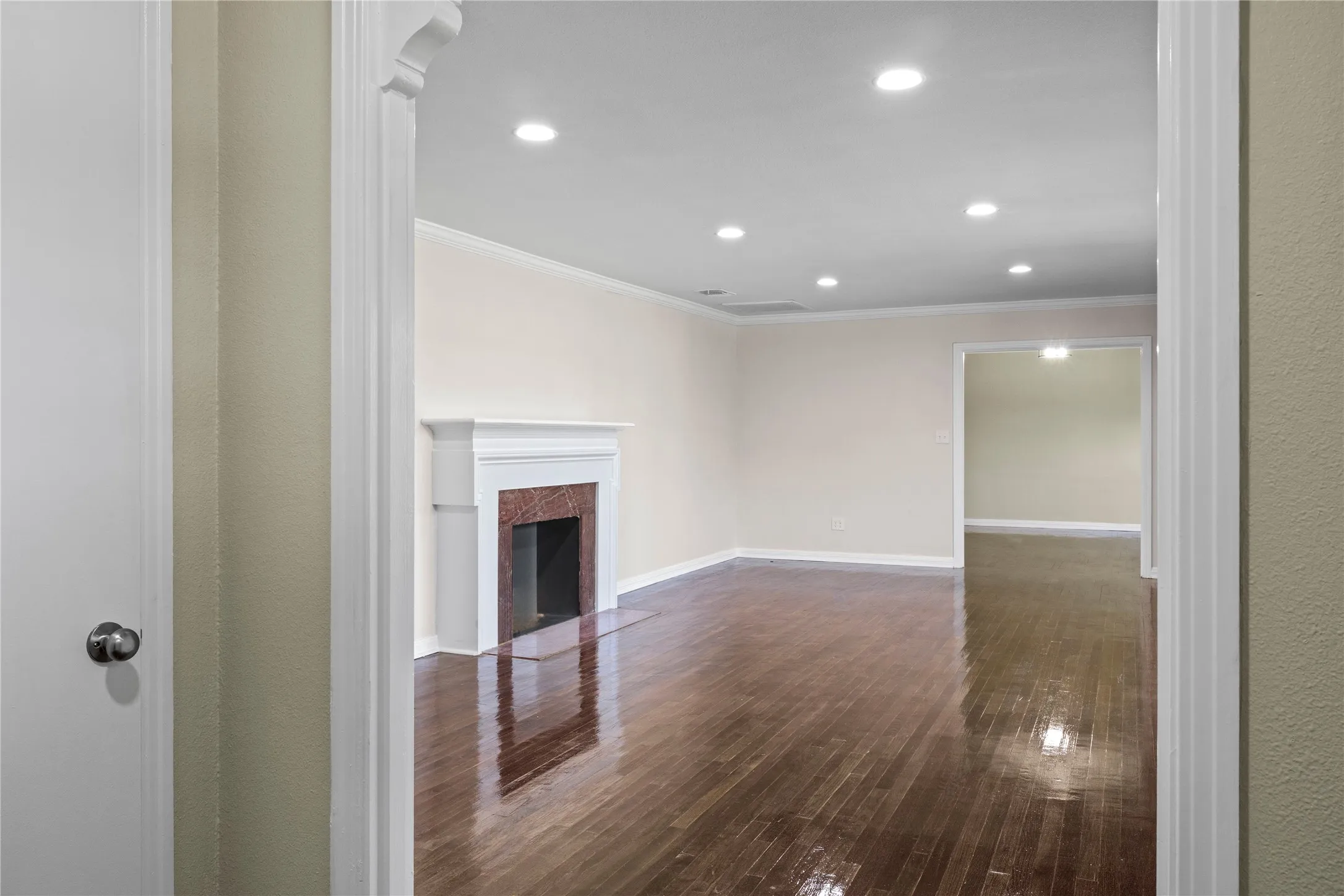 Single Family Residence For Sale in Camp County , 306 Quitman Street, Pittsburg, Texas 75686, 3 Bedroom, 3 Bathroom, 2 Garage spaces, 2,500 Sqft, built in 1956, mls#20864397, Real Estate Agent in Pittsburg, Homes For Sale in Camp county, Homes For Sale in Pittsburg, Realtor in Pittsburg Texas, Real Estate Brokerage Independent Realty Texas, Luminita Cordes Realtor