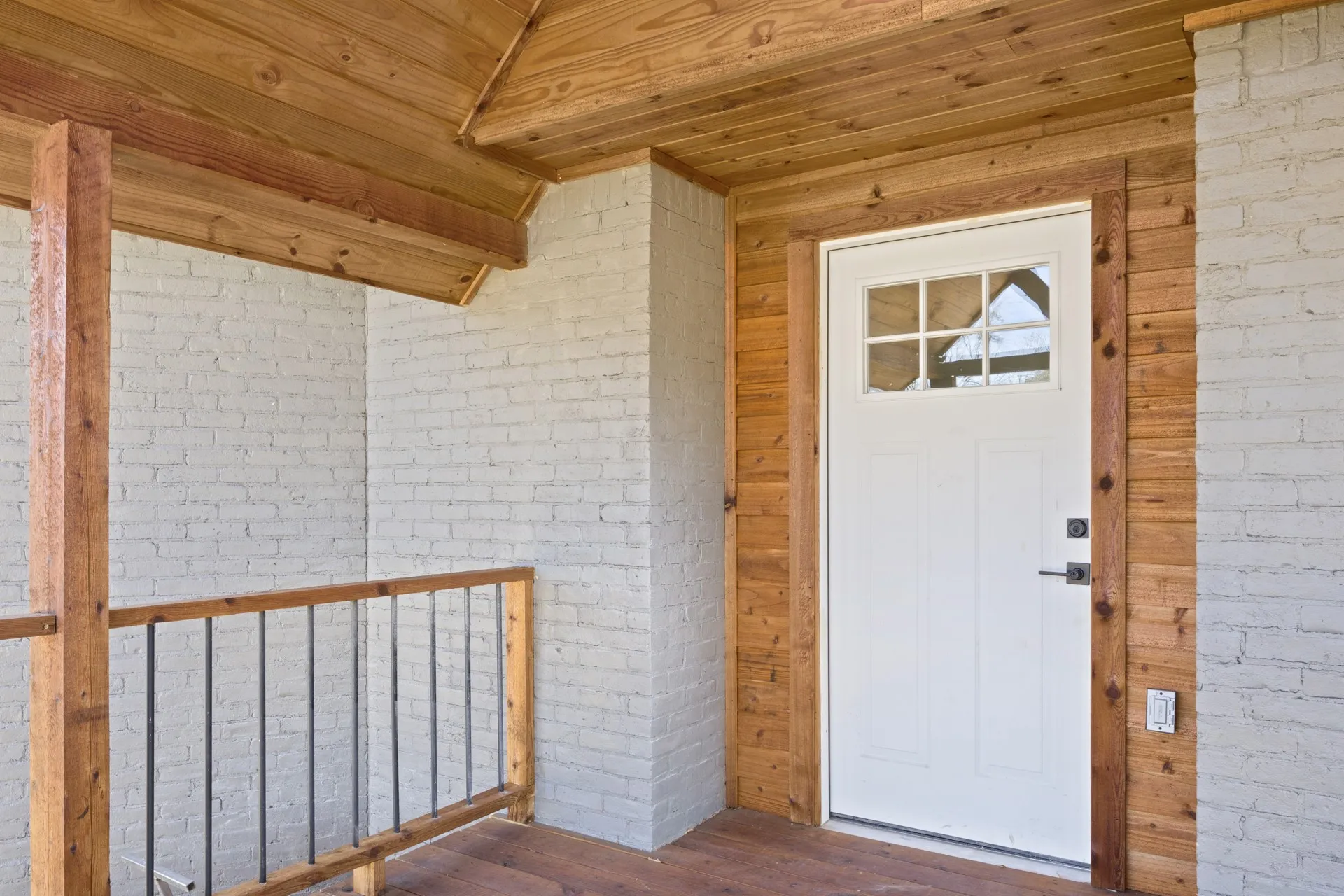 Single Family Residence For Sale in Camp County , 306 Quitman Street, Pittsburg, Texas 75686, 3 Bedroom, 3 Bathroom, 2 Garage spaces, 2,500 Sqft, built in 1956, mls#20864397, Real Estate Agent in Pittsburg, Homes For Sale in Camp county, Homes For Sale in Pittsburg, Realtor in Pittsburg Texas, Real Estate Brokerage Independent Realty Texas, Luminita Cordes Realtor