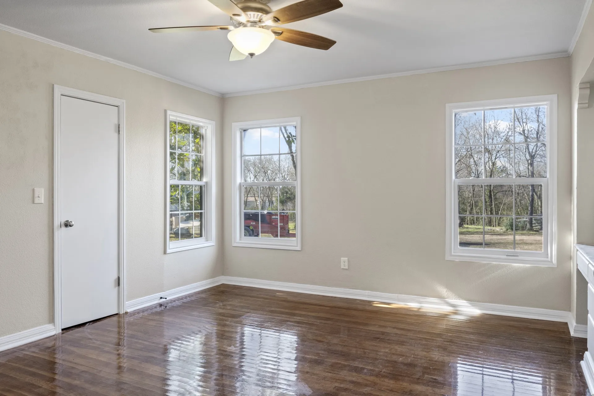 Single Family Residence For Sale in Camp County , 306 Quitman Street, Pittsburg, Texas 75686, 3 Bedroom, 3 Bathroom, 2 Garage spaces, 2,500 Sqft, built in 1956, mls#20864397, Real Estate Agent in Pittsburg, Homes For Sale in Camp county, Homes For Sale in Pittsburg, Realtor in Pittsburg Texas, Real Estate Brokerage Independent Realty Texas, Luminita Cordes Realtor