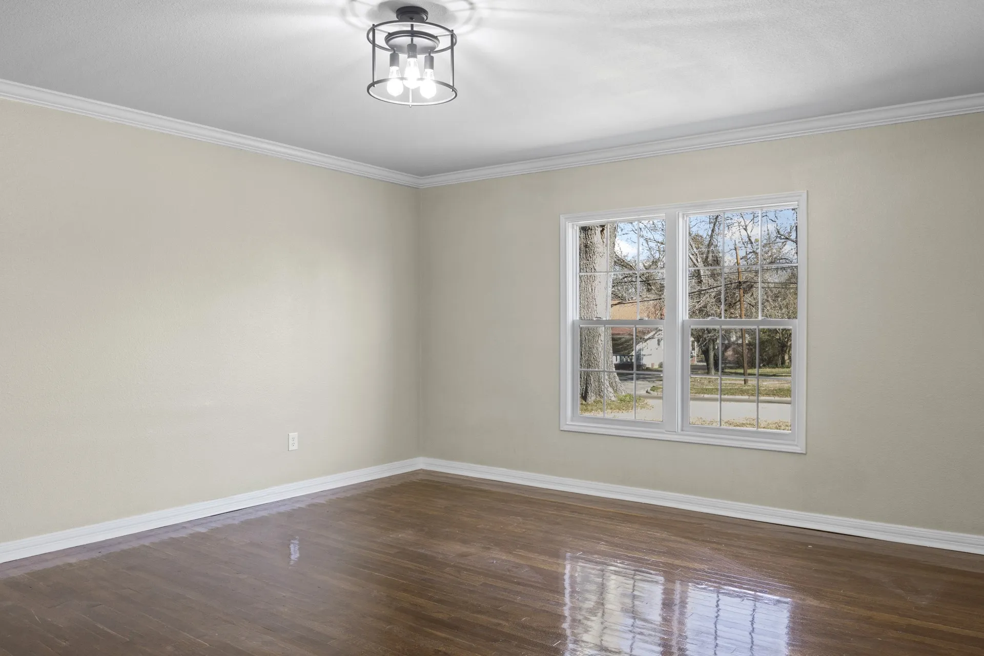 Single Family Residence For Sale in Camp County , 306 Quitman Street, Pittsburg, Texas 75686, 3 Bedroom, 3 Bathroom, 2 Garage spaces, 2,500 Sqft, built in 1956, mls#20864397, Real Estate Agent in Pittsburg, Homes For Sale in Camp county, Homes For Sale in Pittsburg, Realtor in Pittsburg Texas, Real Estate Brokerage Independent Realty Texas, Luminita Cordes Realtor