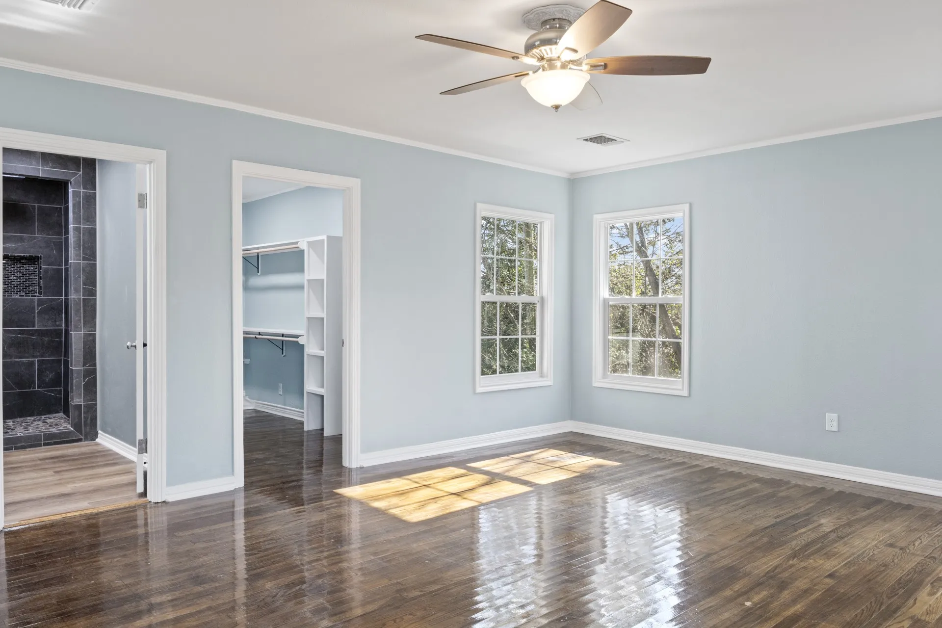 Single Family Residence For Sale in Camp County , 306 Quitman Street, Pittsburg, Texas 75686, 3 Bedroom, 3 Bathroom, 2 Garage spaces, 2,500 Sqft, built in 1956, mls#20864397, Real Estate Agent in Pittsburg, Homes For Sale in Camp county, Homes For Sale in Pittsburg, Realtor in Pittsburg Texas, Real Estate Brokerage Independent Realty Texas, Luminita Cordes Realtor