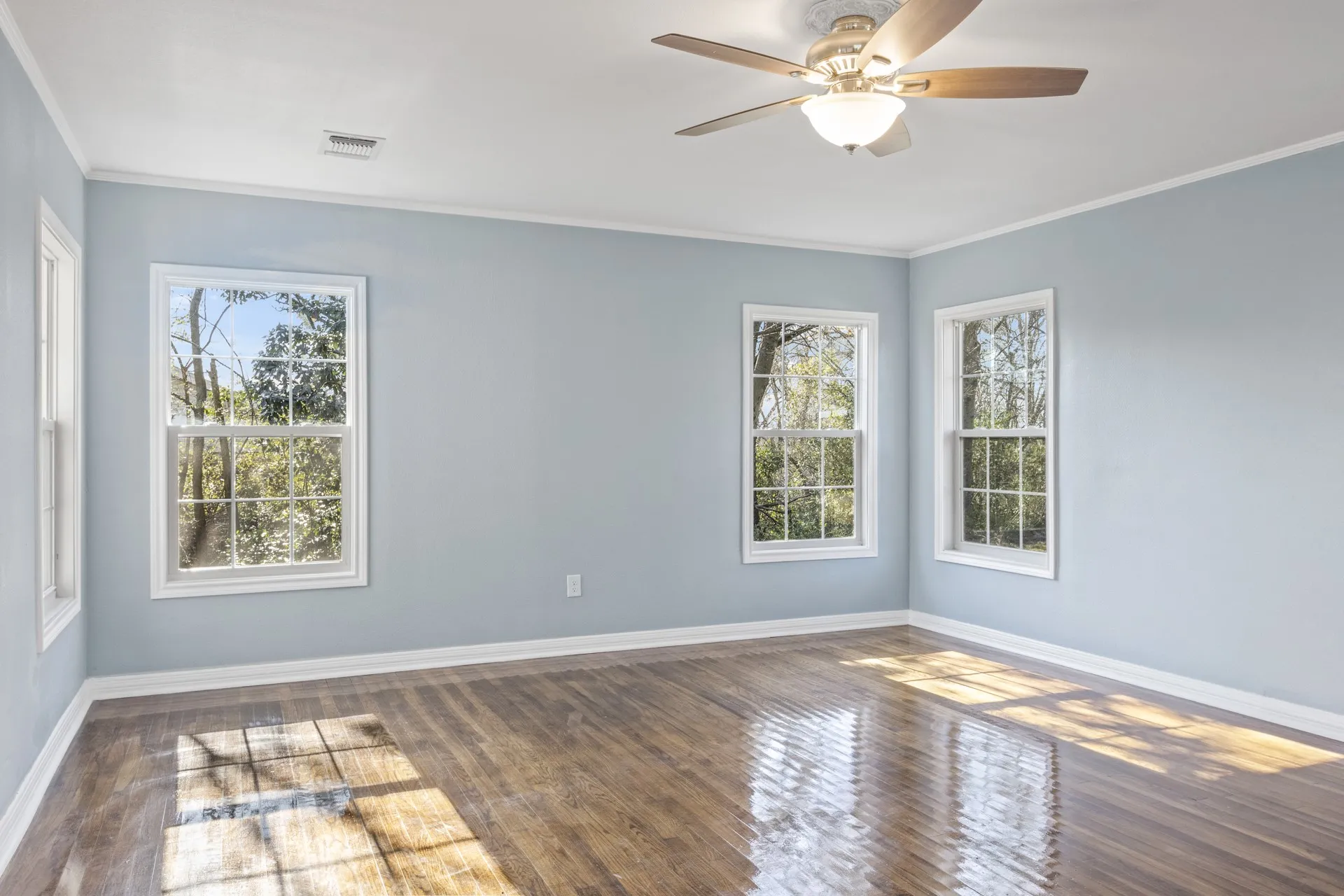 Single Family Residence For Sale in Camp County , 306 Quitman Street, Pittsburg, Texas 75686, 3 Bedroom, 3 Bathroom, 2 Garage spaces, 2,500 Sqft, built in 1956, mls#20864397, Real Estate Agent in Pittsburg, Homes For Sale in Camp county, Homes For Sale in Pittsburg, Realtor in Pittsburg Texas, Real Estate Brokerage Independent Realty Texas, Luminita Cordes Realtor