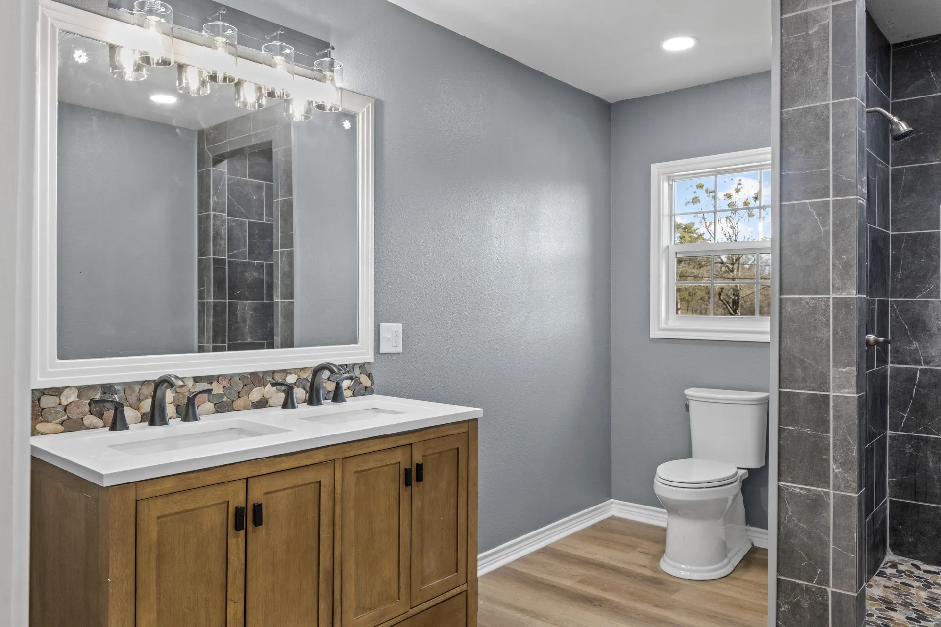 Single Family Residence For Sale in Camp County , 306 Quitman Street, Pittsburg, Texas 75686, 3 Bedroom, 3 Bathroom, 2 Garage spaces, 2,500 Sqft, built in 1956, mls#20864397, Real Estate Agent in Pittsburg, Homes For Sale in Camp county, Homes For Sale in Pittsburg, Realtor in Pittsburg Texas, Real Estate Brokerage Independent Realty Texas, Luminita Cordes Realtor