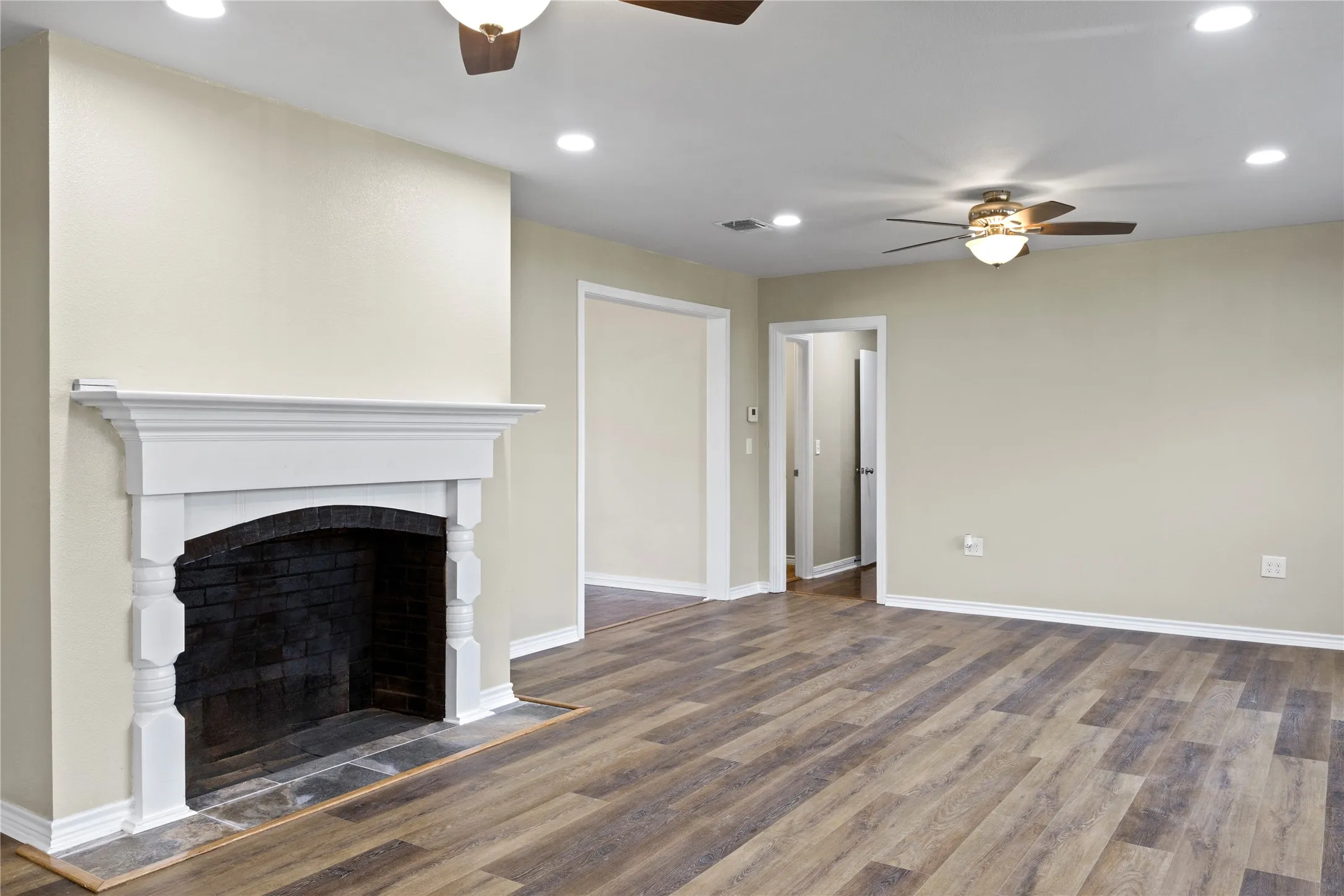 Single Family Residence For Sale in Camp County , 306 Quitman Street, Pittsburg, Texas 75686, 3 Bedroom, 3 Bathroom, 2 Garage spaces, 2,500 Sqft, built in 1956, mls#20864397, Real Estate Agent in Pittsburg, Homes For Sale in Camp county, Homes For Sale in Pittsburg, Realtor in Pittsburg Texas, Real Estate Brokerage Independent Realty Texas, Luminita Cordes Realtor