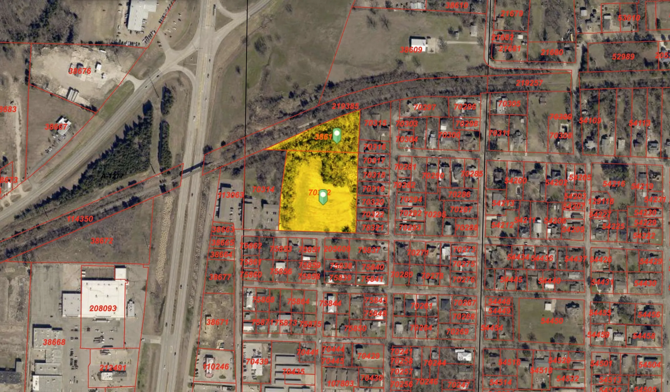 Bird's eye view of the two lots being sold as one.