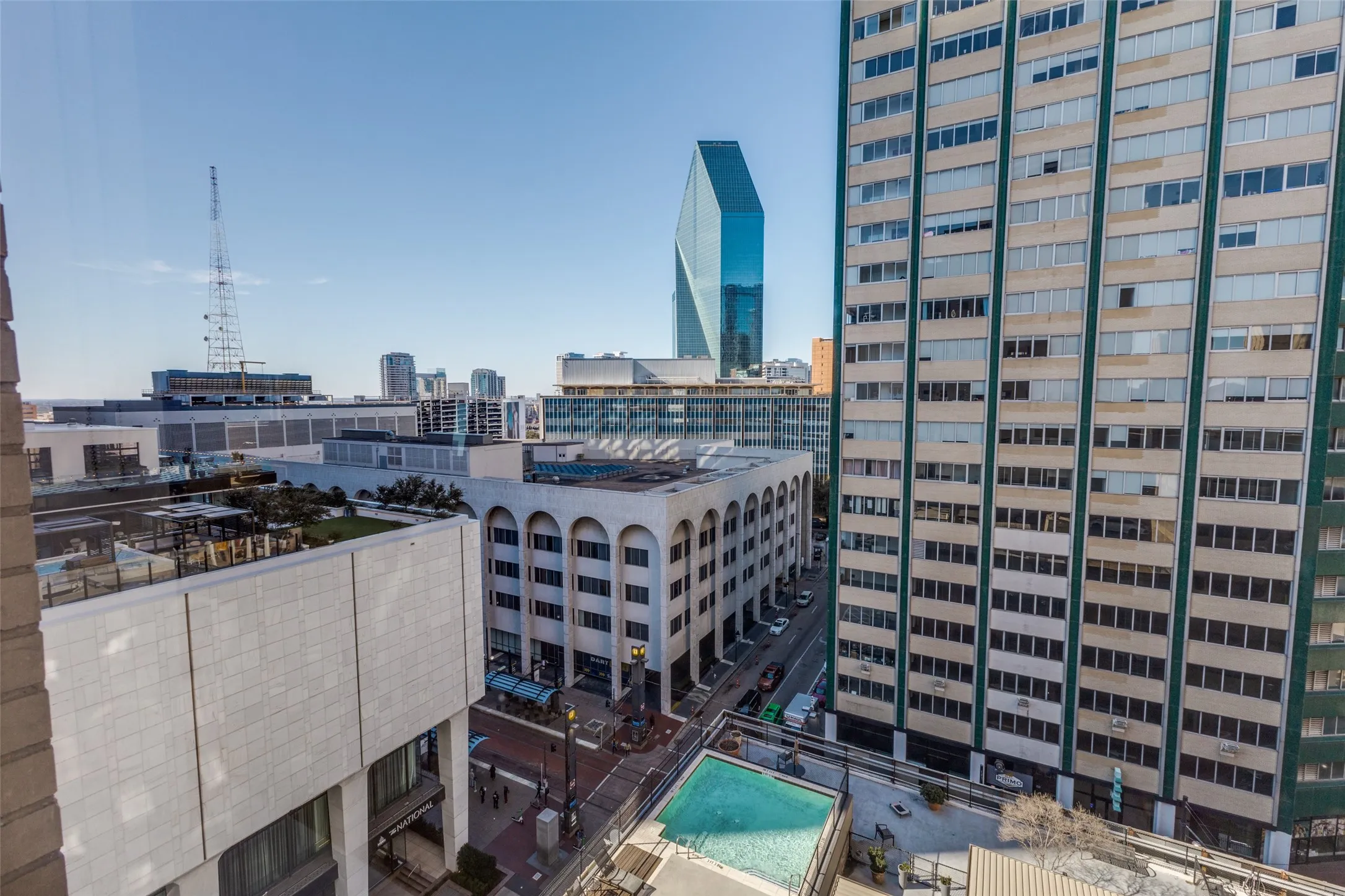 Condominium For Sale in Dallas County , 1505 Elm Street 1004, Dallas, Texas 75201, 1 Bedroom, 2 Bathroom, 1 Garage spaces, 1,482 Sqft, built in 1957, Preowned, mls#20855002, Real Estate Agent in Dallas, Homes For Sale in Dallas county, Homes For Sale in Dallas, Realtor in Dallas Texas, Real Estate Brokerage Independent Realty Texas, Luminita Cordes Realtor