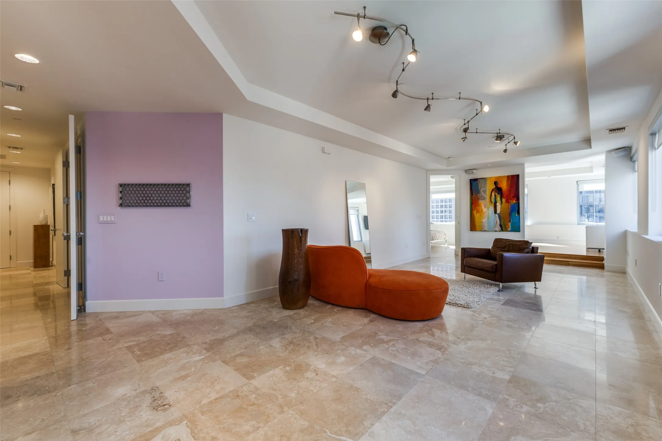 Condominium For Sale in Dallas County , 1505 Elm Street 1004, Dallas, Texas 75201, 1 Bedroom, 2 Bathroom, 1 Garage spaces, 1,482 Sqft, built in 1957, Preowned, mls#20855002, Real Estate Agent in Dallas, Homes For Sale in Dallas county, Homes For Sale in Dallas, Realtor in Dallas Texas, Real Estate Brokerage Independent Realty Texas, Luminita Cordes Realtor