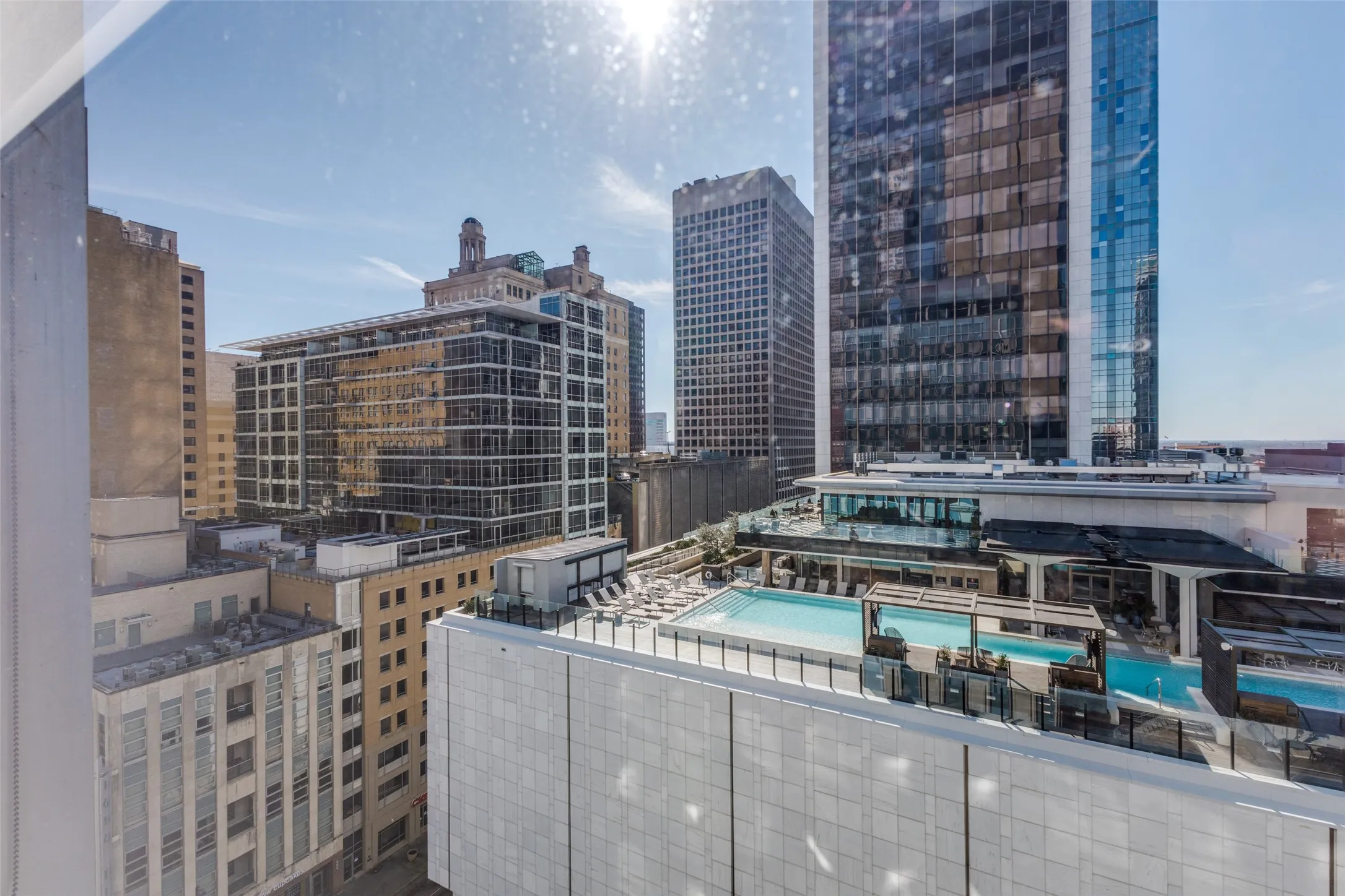 Condominium For Sale in Dallas County , 1505 Elm Street 1004, Dallas, Texas 75201, 1 Bedroom, 2 Bathroom, 1 Garage spaces, 1,482 Sqft, built in 1957, Preowned, mls#20855002, Real Estate Agent in Dallas, Homes For Sale in Dallas county, Homes For Sale in Dallas, Realtor in Dallas Texas, Real Estate Brokerage Independent Realty Texas, Luminita Cordes Realtor