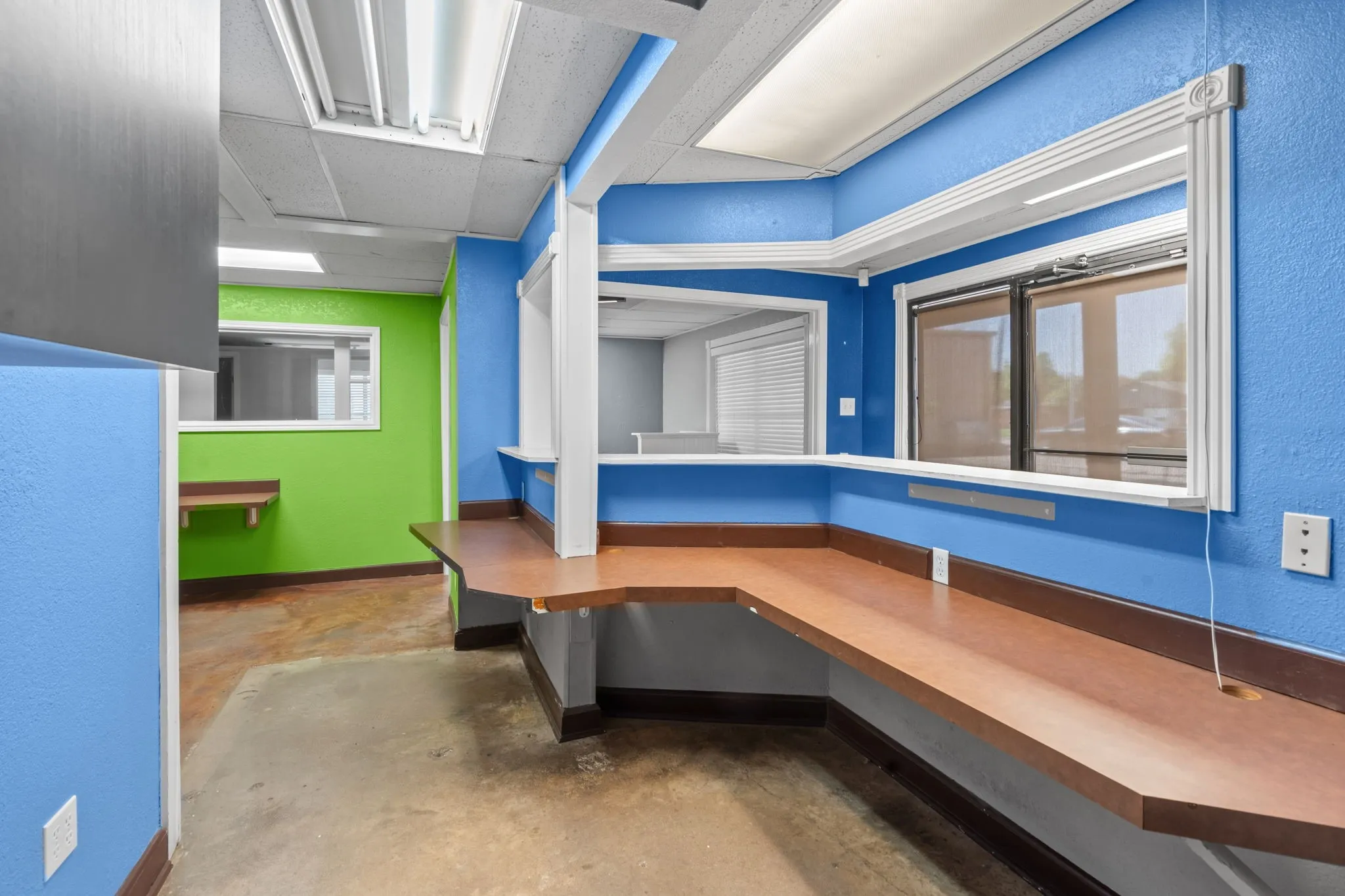 bright and cheerful reception  that could be easily reconfigured
