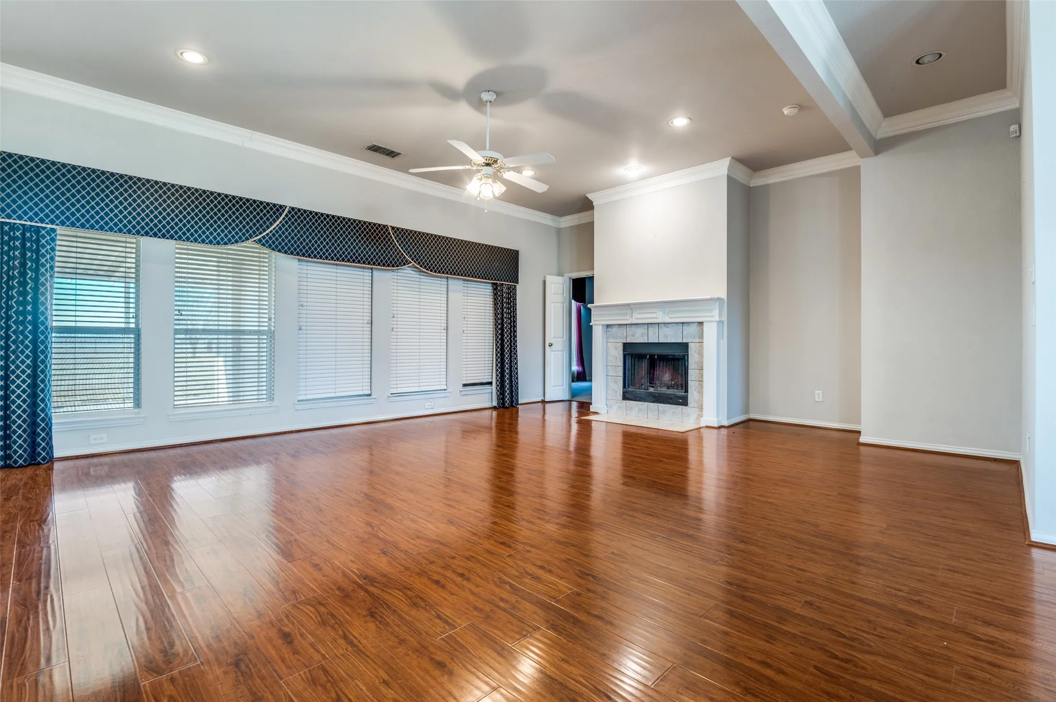 Single Family Residence For Sale in Kaufman County , 8934 Colonial Drive, Crandall, Texas 75114, 3 Bedroom, 2 Bathroom, 2 Garage spaces, 2,488 Sqft, built in 2002, Preowned, Price $410,000, mls#20865282, Real Estate Agent in Crandall, Homes For Sale in Kaufman county, Homes For Sale in Crandall, Realtor in Crandall Texas, Real Estate Brokerage Independent Realty Texas, Luminita Cordes Realtor